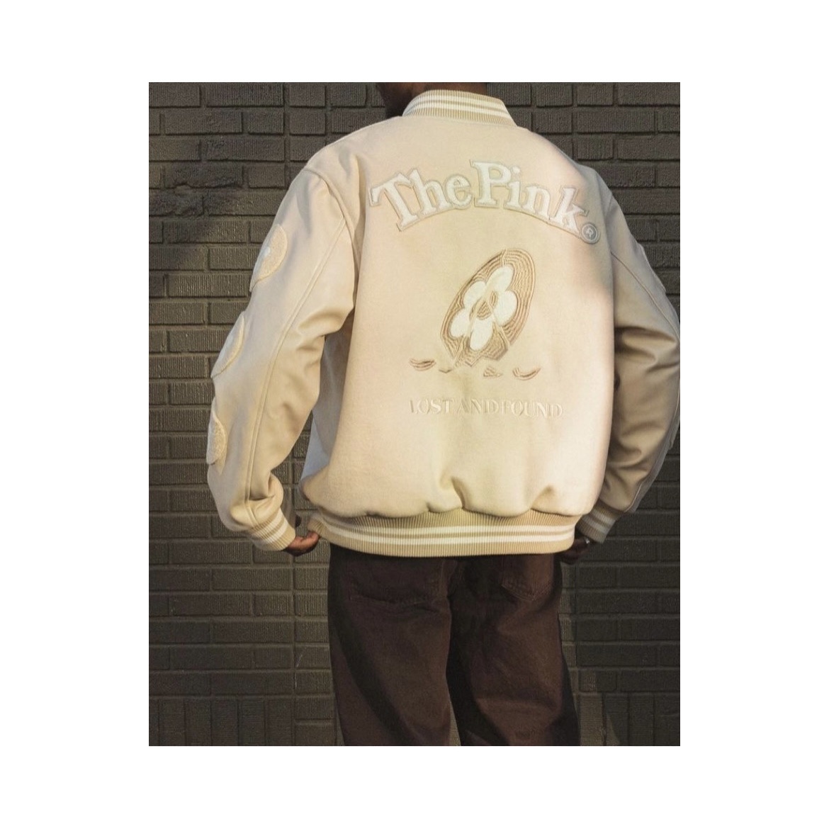 Vandy The Pink Lost and Found Varsity Jacket 착용 스타일 - 1