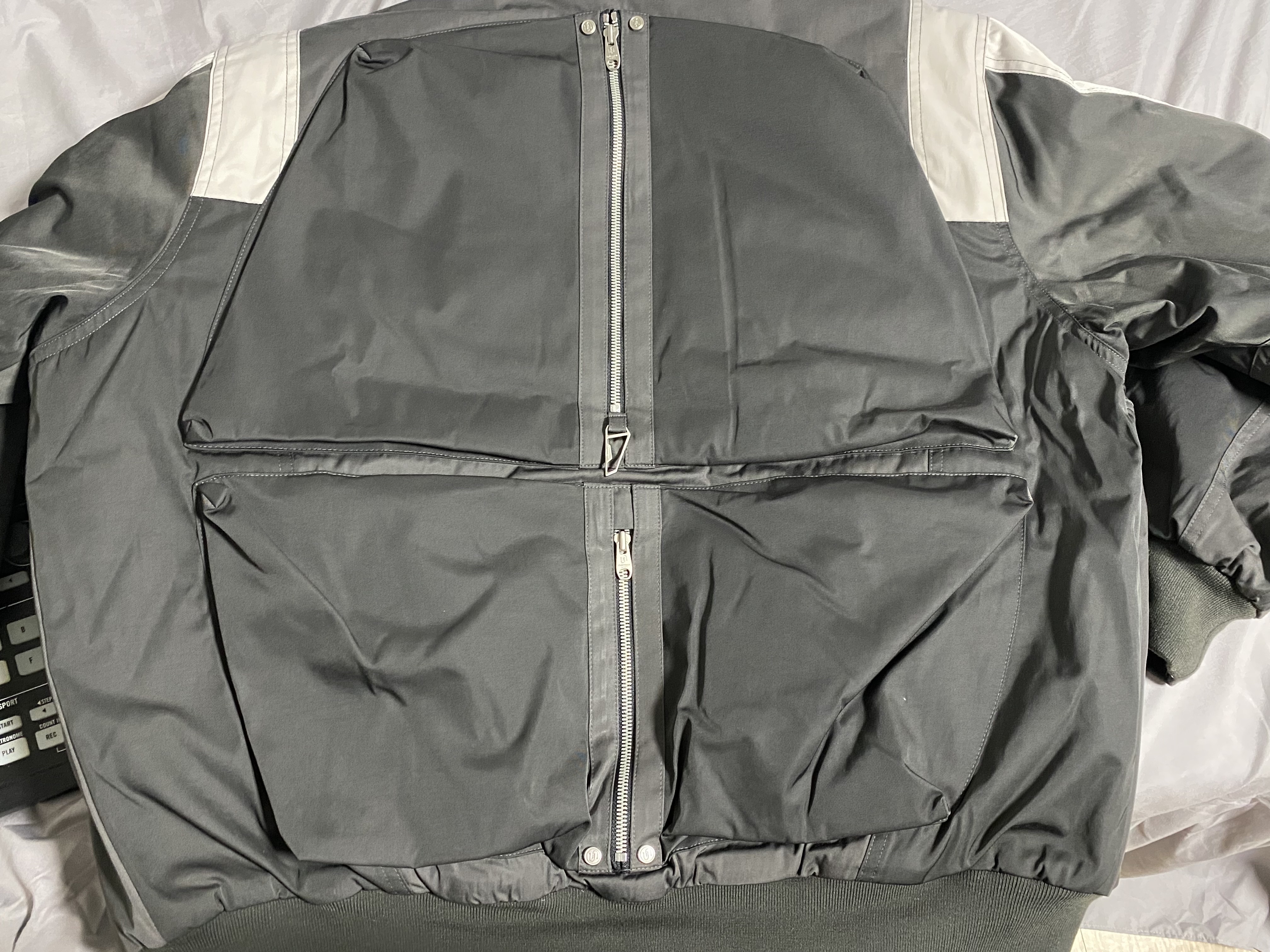 Undermycar Wani Kame Multi Block Pocket Turtle Bomber Driftwood - 22FW 착용 스타일 - 2