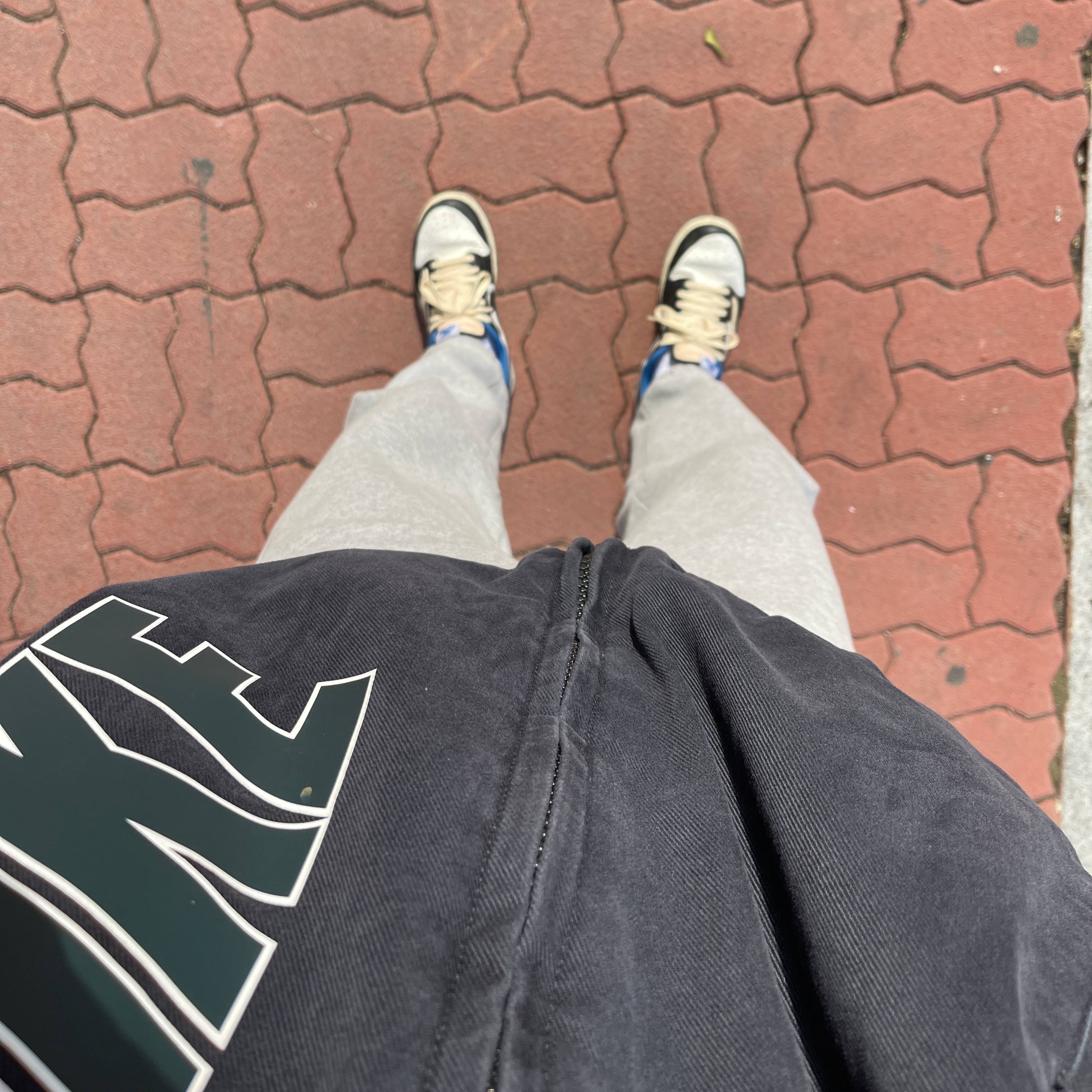 Nike x Cactus Plant Flea Market Workwear Jacket Black - Asia, Nike NRG Solo Swoosh Fleece Pants Dark Grey Heather - Asia 착용 스타일