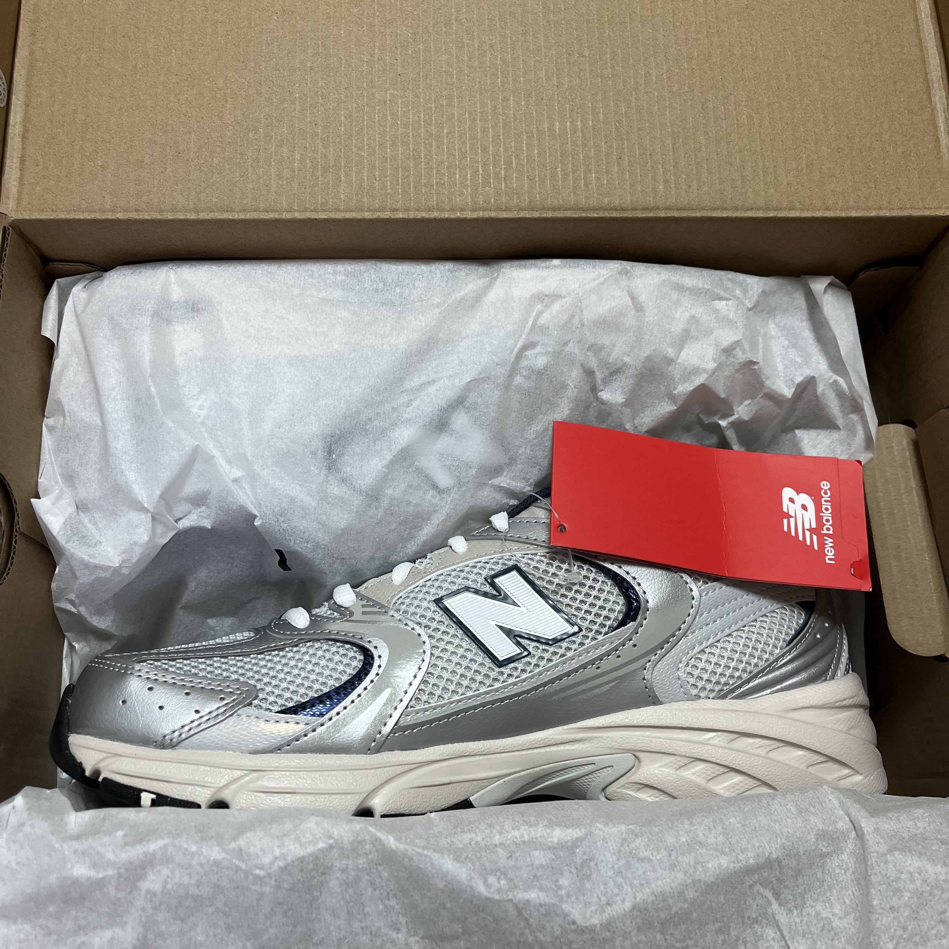 New Balance 530 Steel Grey 착용 스타일 - 2