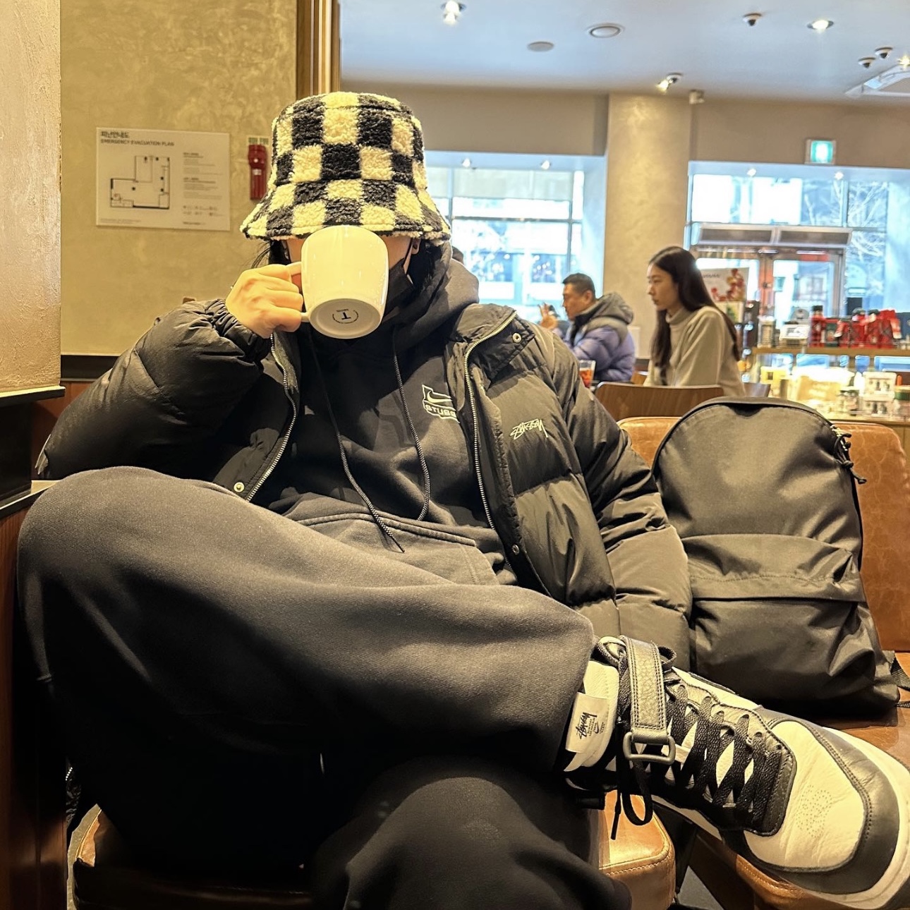 Nike x Stussy NRG RA Washed Pullover Hoodie Black (DN4028-010), Nike x Stussy NRG RA Washed Fleece Pants Black (DN4030-010) 착용 스타일