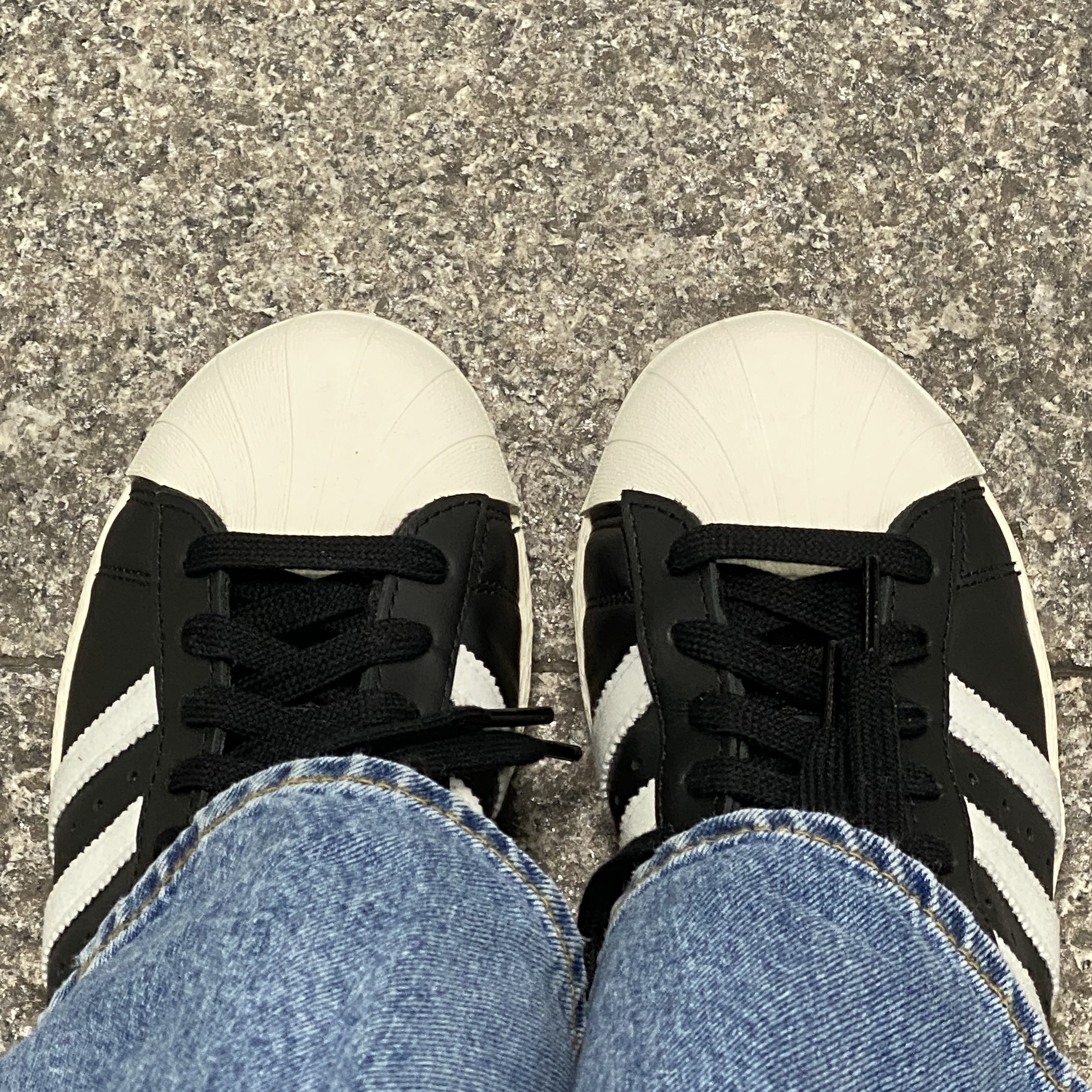 Adidas Superstar 82 FI Core Black 착용 스타일
