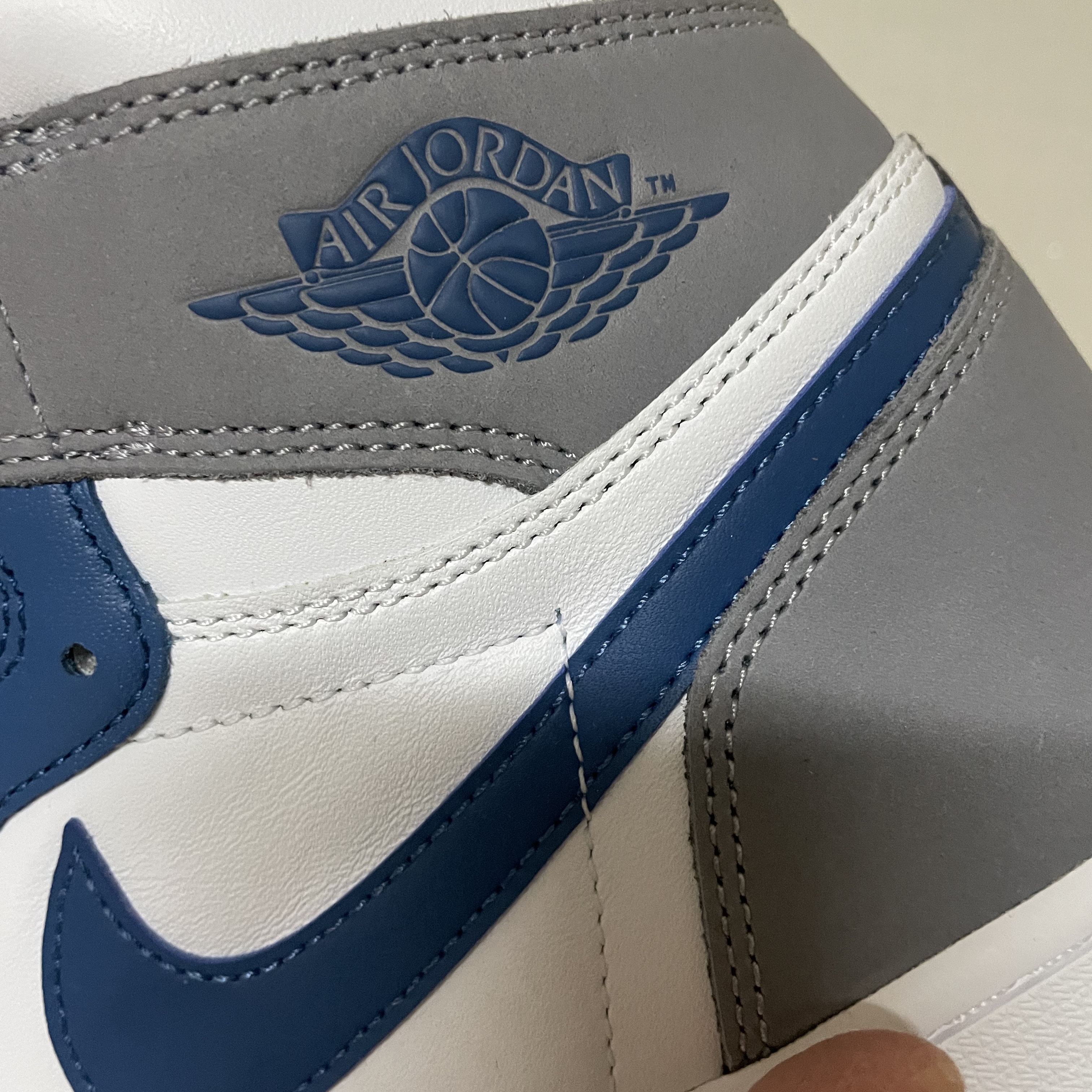 Jordan 1 Retro High OG True Blue 착용 스타일 - 5