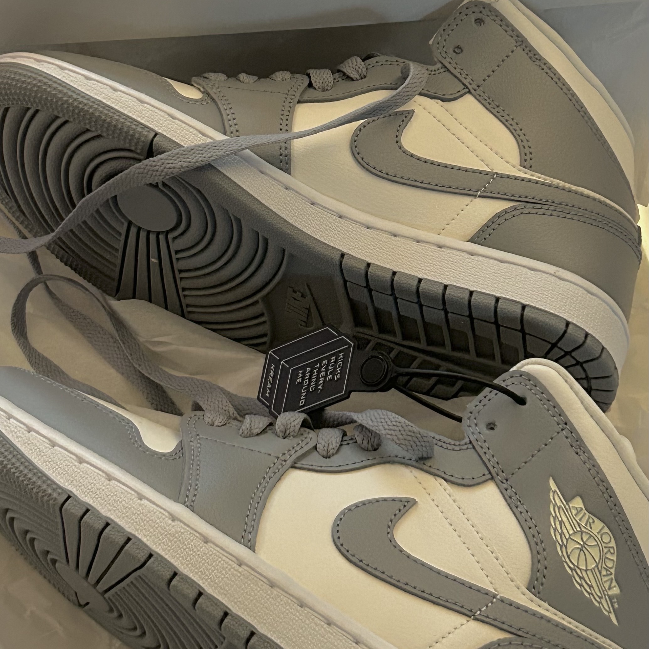 (W) Jordan 1 Mid Sail Stealth 착용 스타일