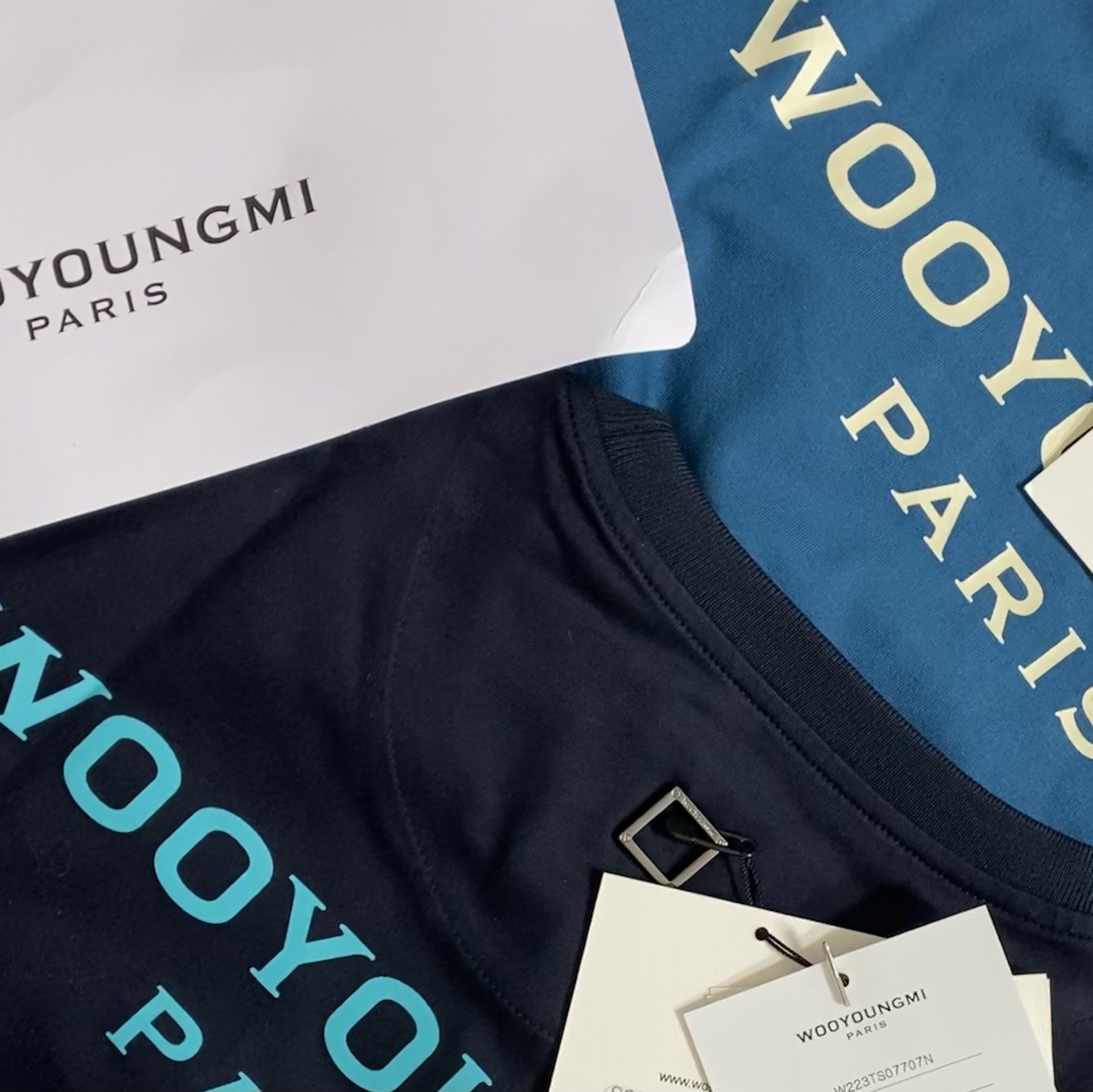 Wooyoungmi White Back Logo T-Shirt Blue - 22FW, Wooyoungmi Turquoise Back Logo T-Shirt Navy - 22FW 착용 스타일