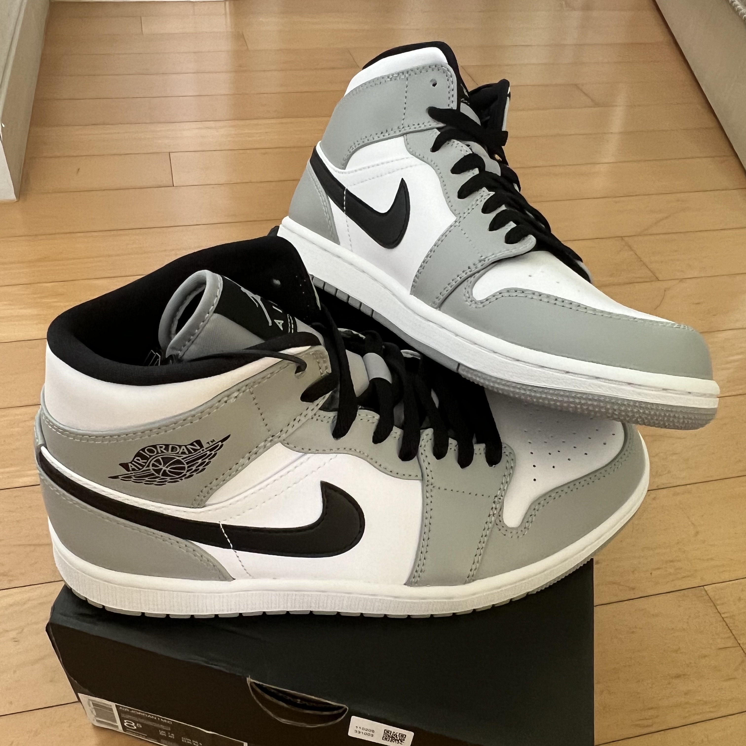 Jordan 1 Mid Light Smoke Grey 착용 스타일