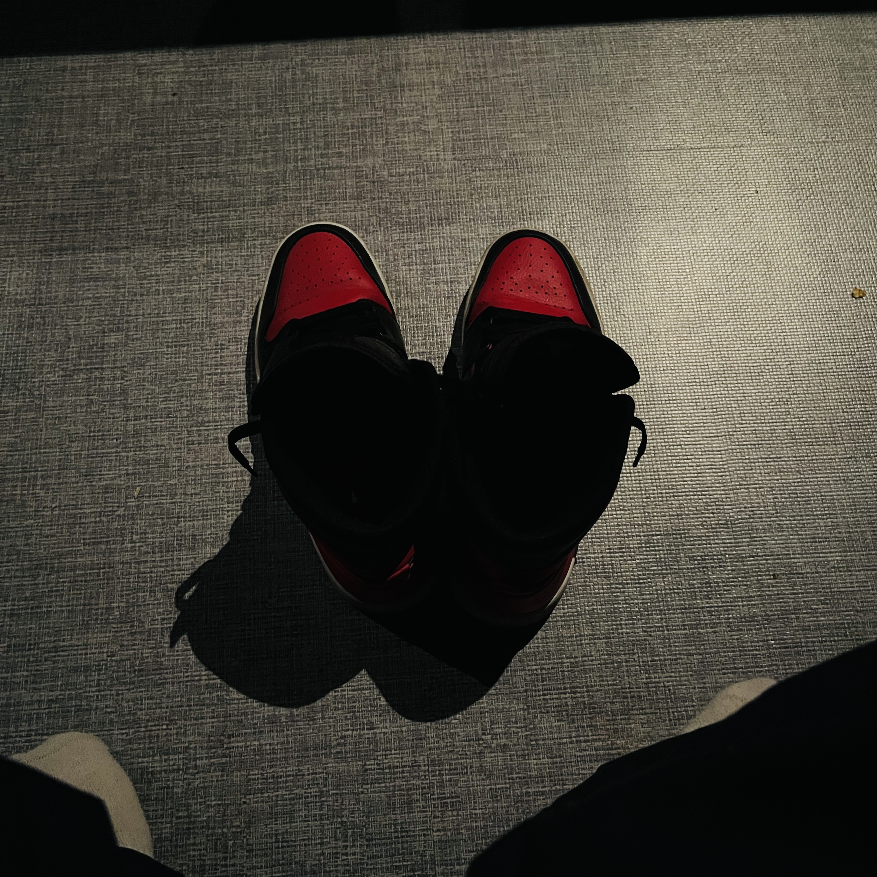 Jordan 1 Mid Bred Banned 2020 착용 스타일 - 4