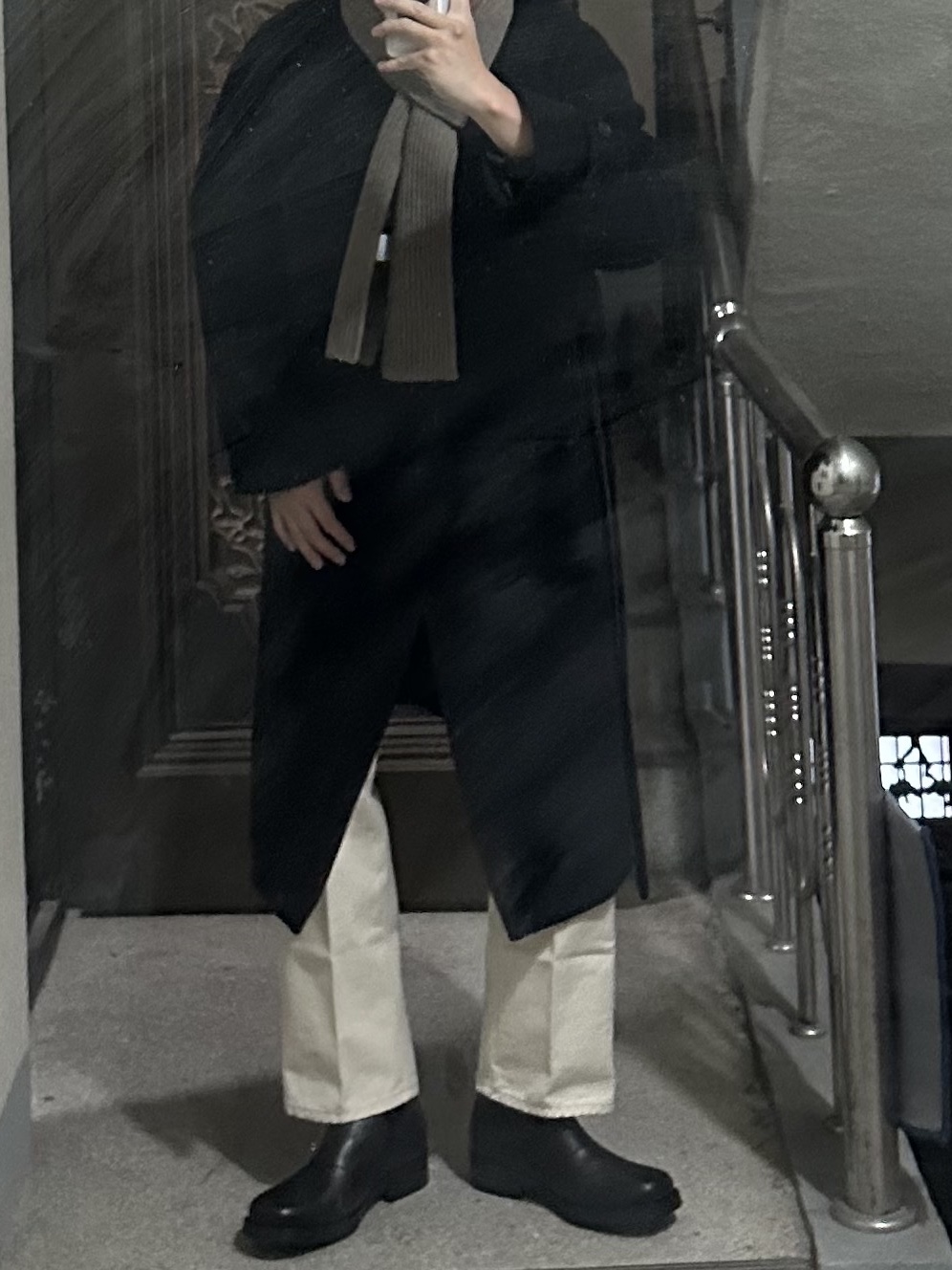 Our Legacy Camion Boot Black, Andersen Andersen Scarf Natural Taupe 착용 스타일 - 2