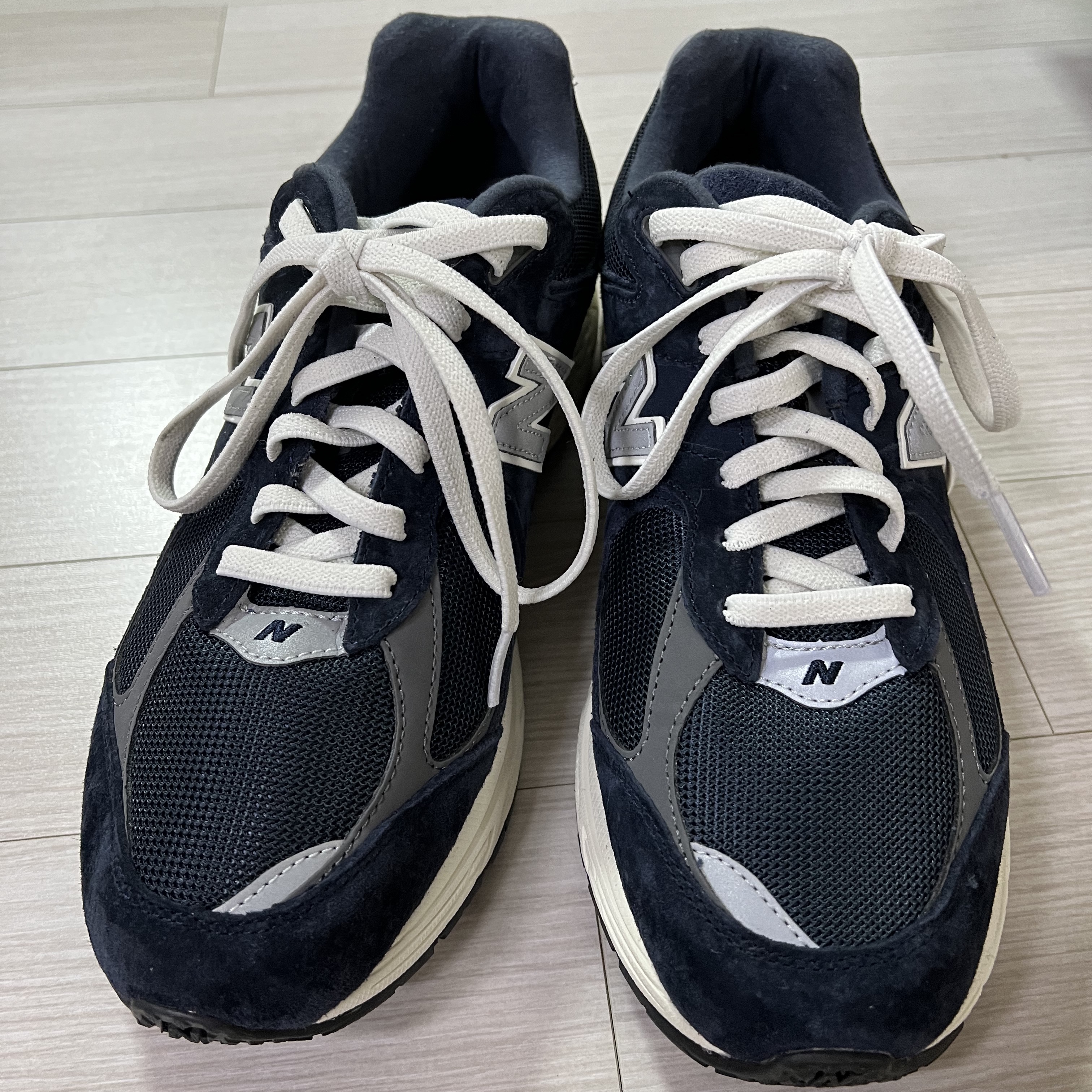 New Balance 2002R Eclipse Castlerock 착용 스타일