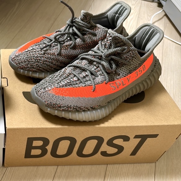 New Balance 993 Made in USA Grey - D Standard, Adidas Yeezy Boost 350 V2 Beluga - Reflective 착용 스타일 - 2