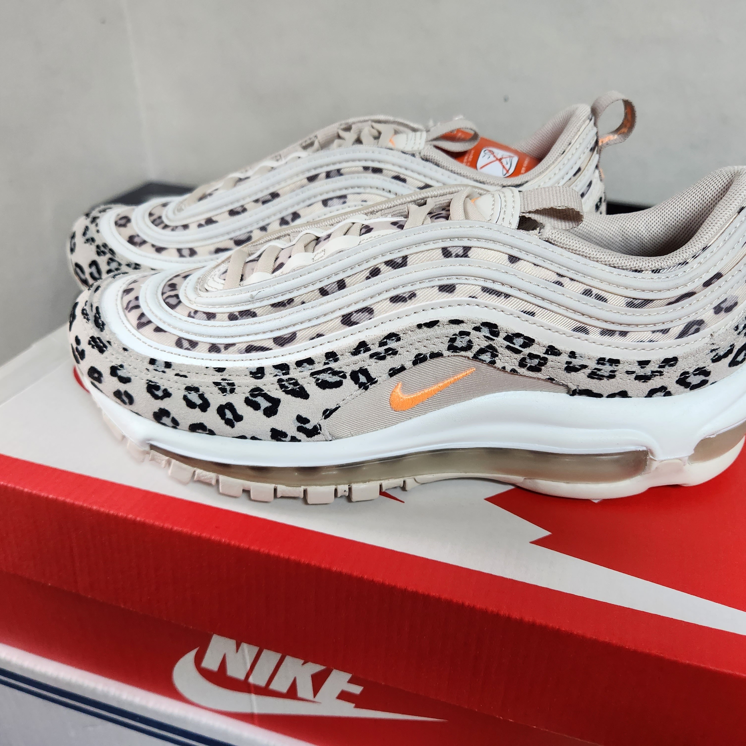 (W) Nike Air Max 97 SE Leopard 착용 스타일 - 2