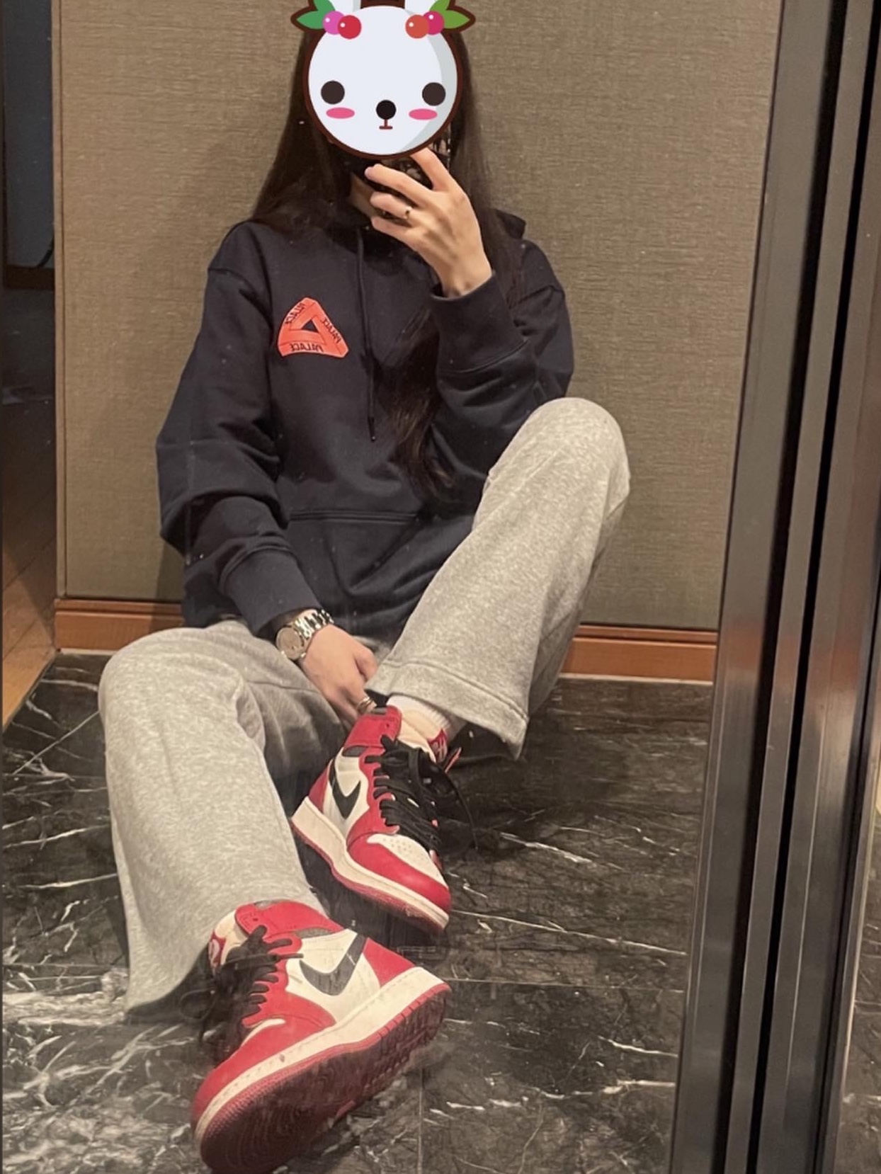 Palace Tri-Lenticular Hood Navy - 22FW, Jordan 1 Retro High OG Chicago 2022 착용 스타일 - 3