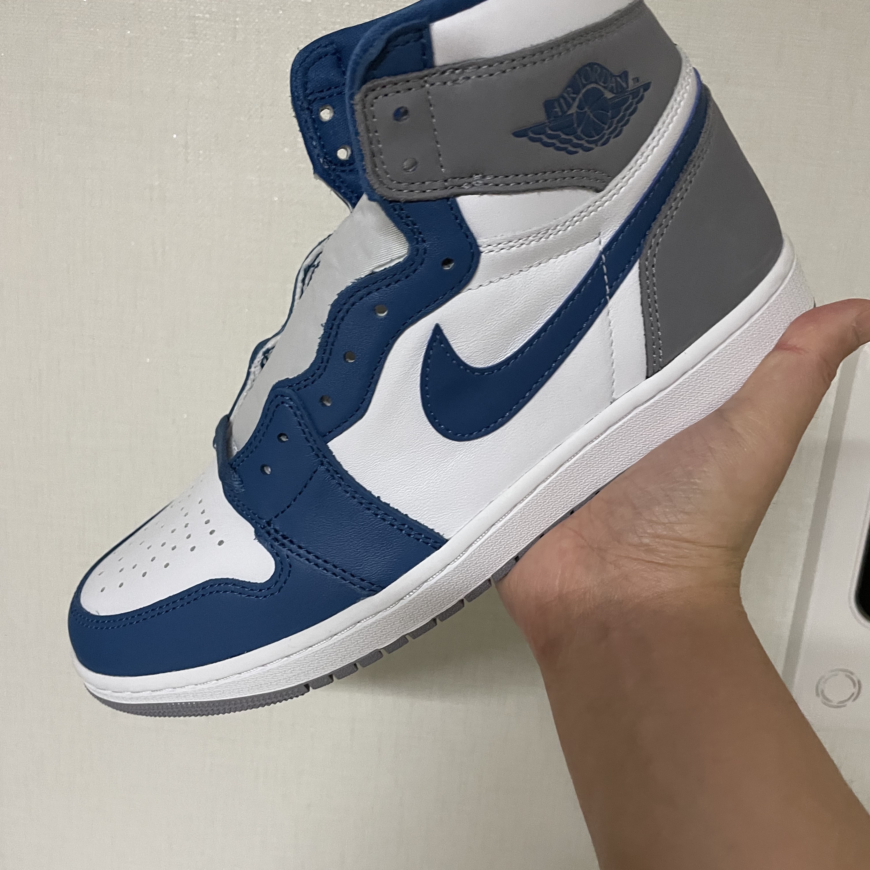 Jordan 1 Retro High OG True Blue 착용 스타일 - 2