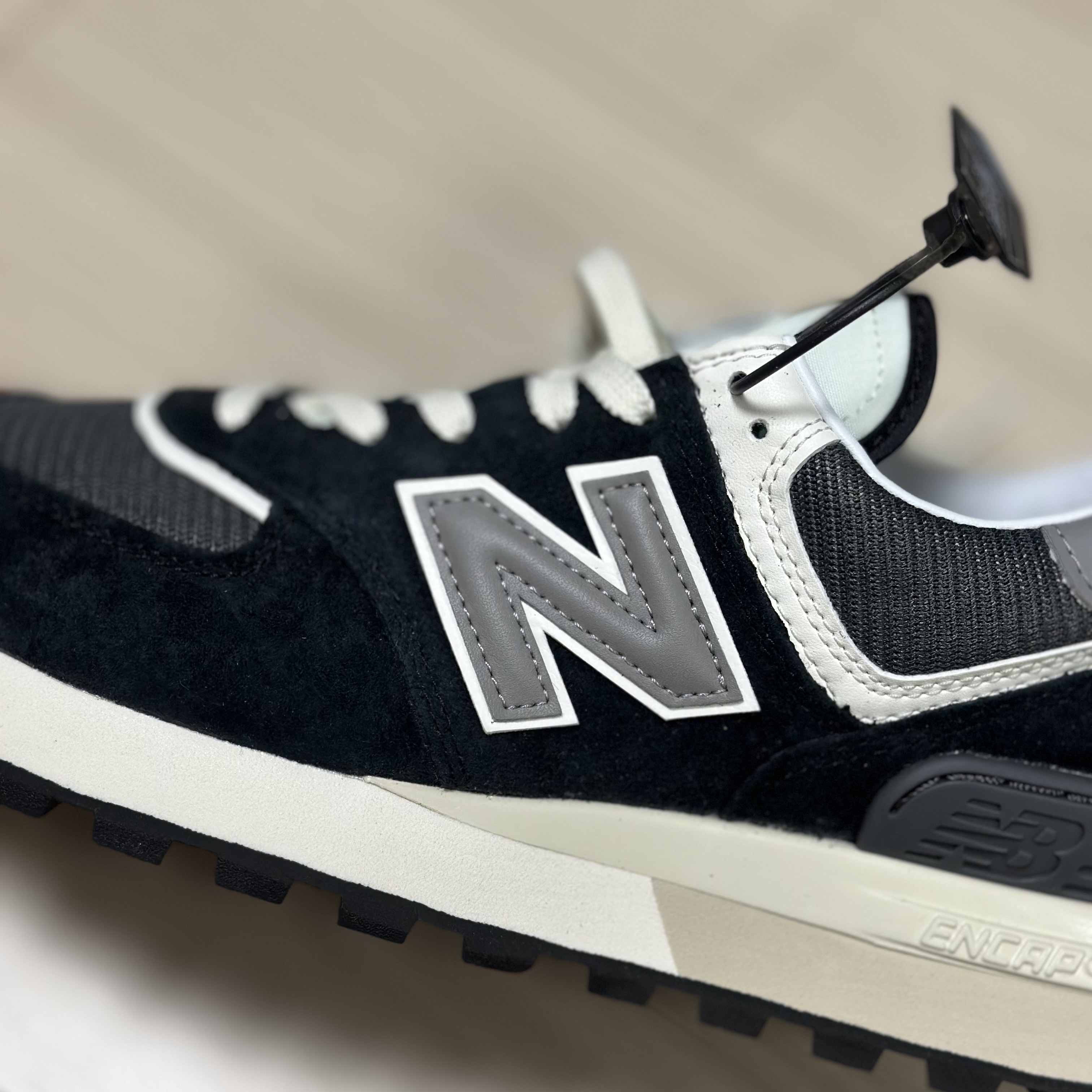 New Balance 574 Legacy Black 착용 스타일 - 3