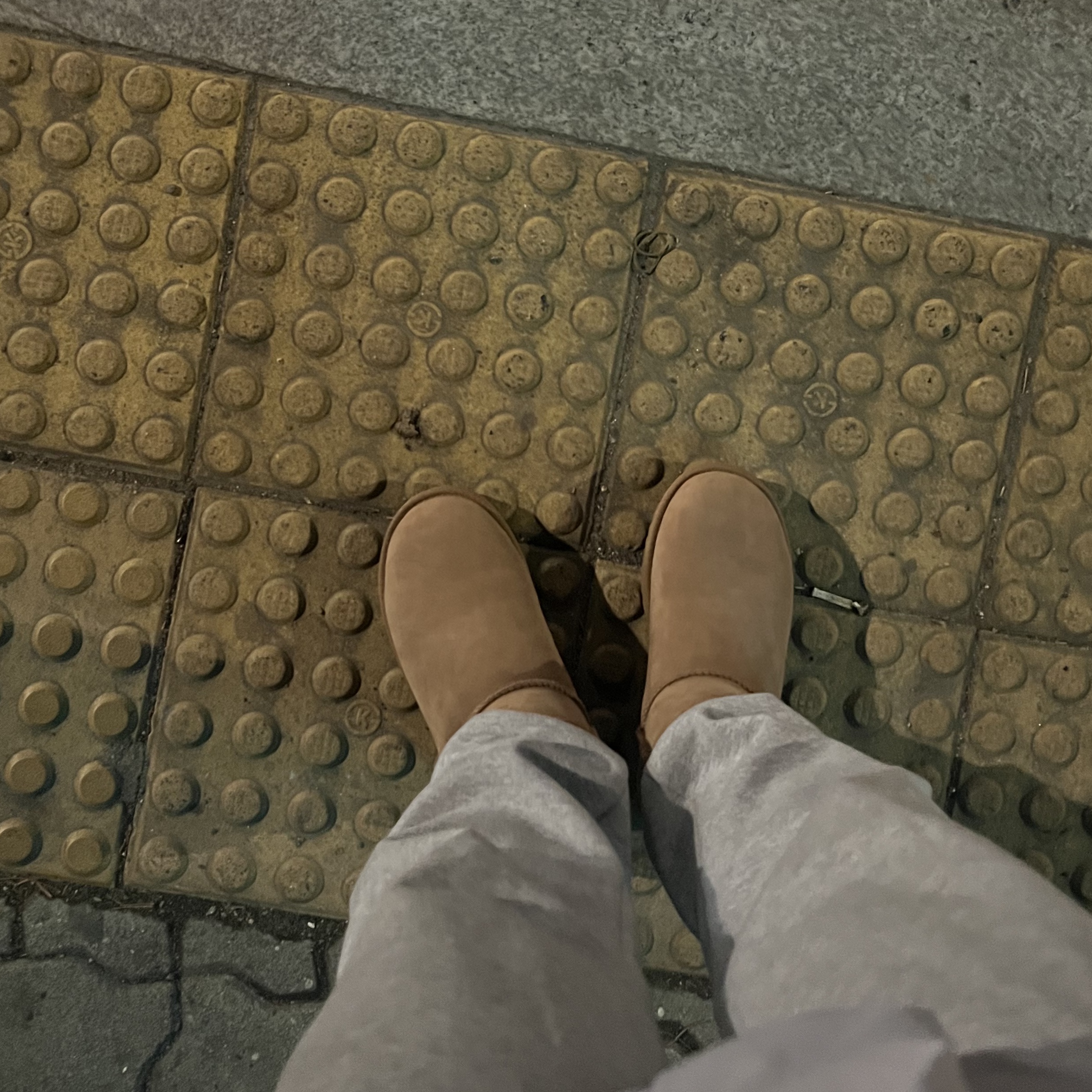 (W) UGG Classic Mini II Boots Chestnut 착용 스타일