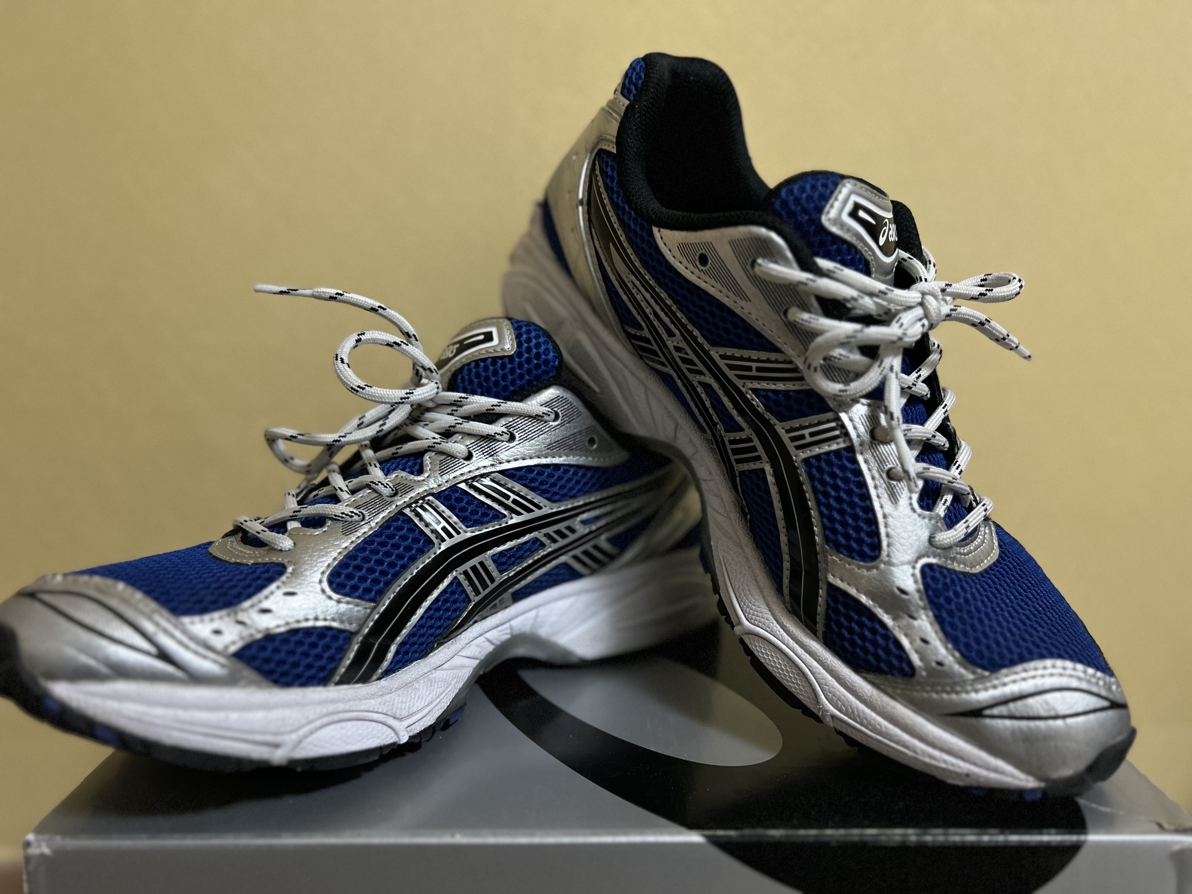 Asics Gel-Kayano 14 Monaco Blue Black, Yeezy Gap Hoodie Blue 착용 스타일 - 1