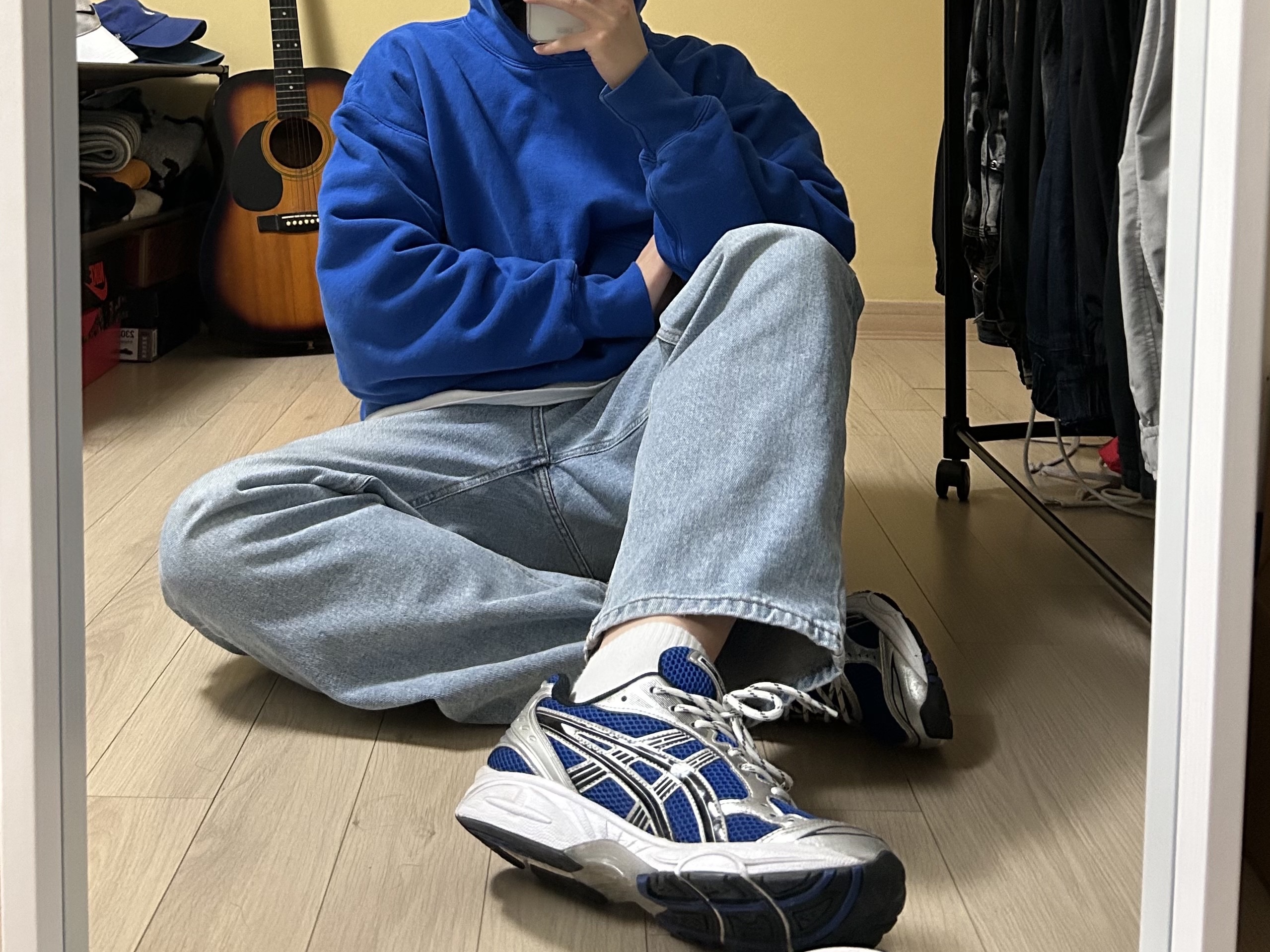 Asics Gel-Kayano 14 Monaco Blue Black, Yeezy Gap Hoodie Blue 착용 스타일 - 5