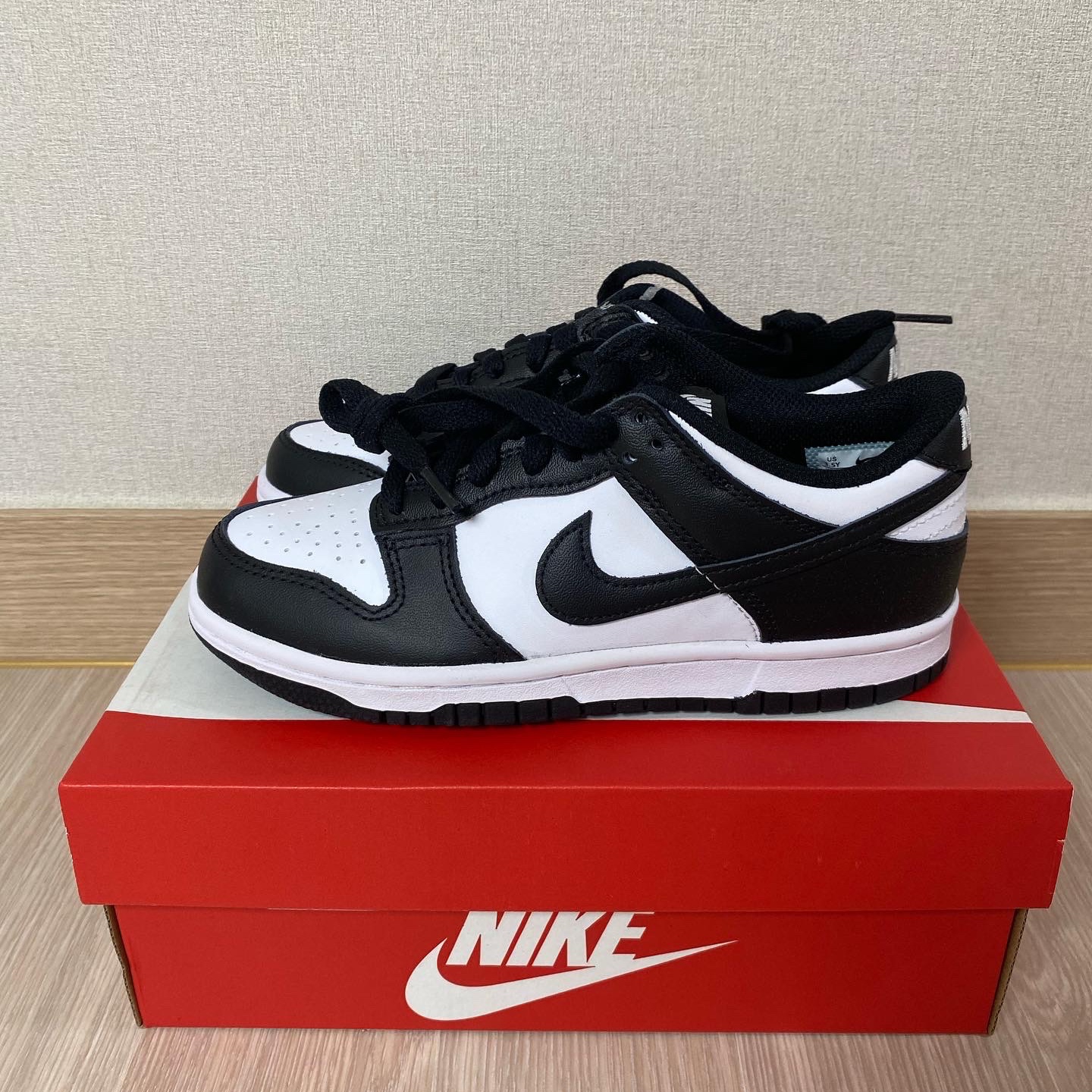 (GS) Nike Dunk Low Black 착용 스타일
