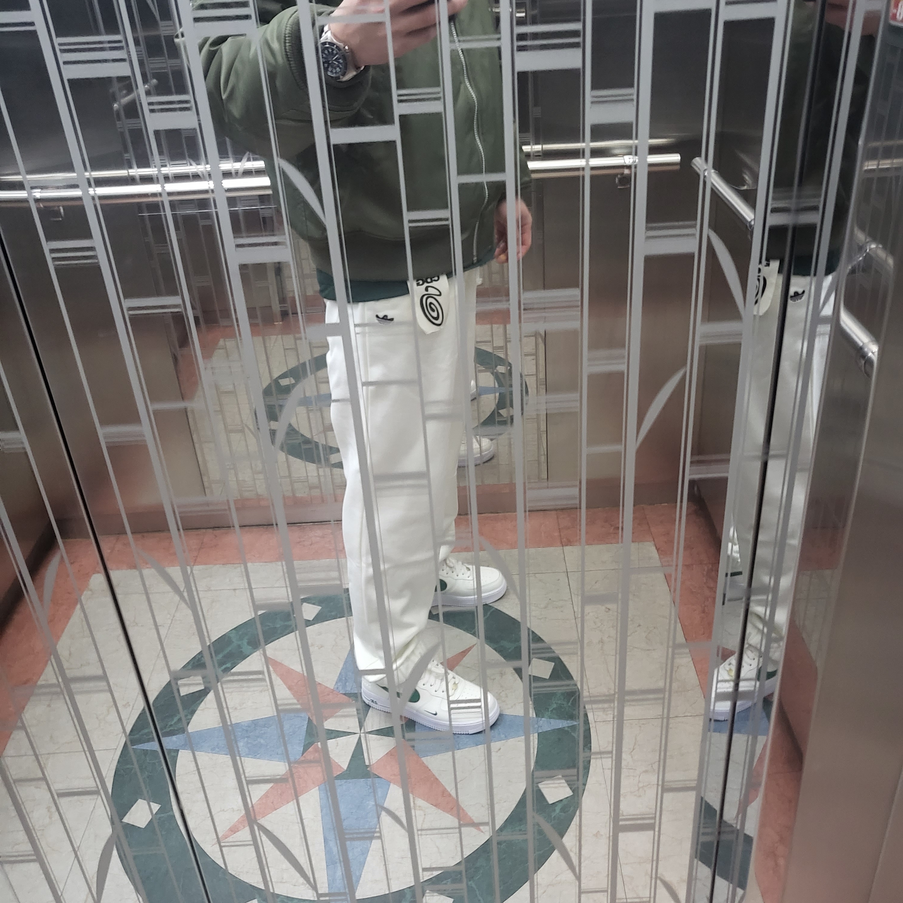 Nike Air Force 1 '07 LV8 40th Anniversary Join Forces Sail Malachite, Stussy x CDG MA-1 Jacket Olive 착용 스타일