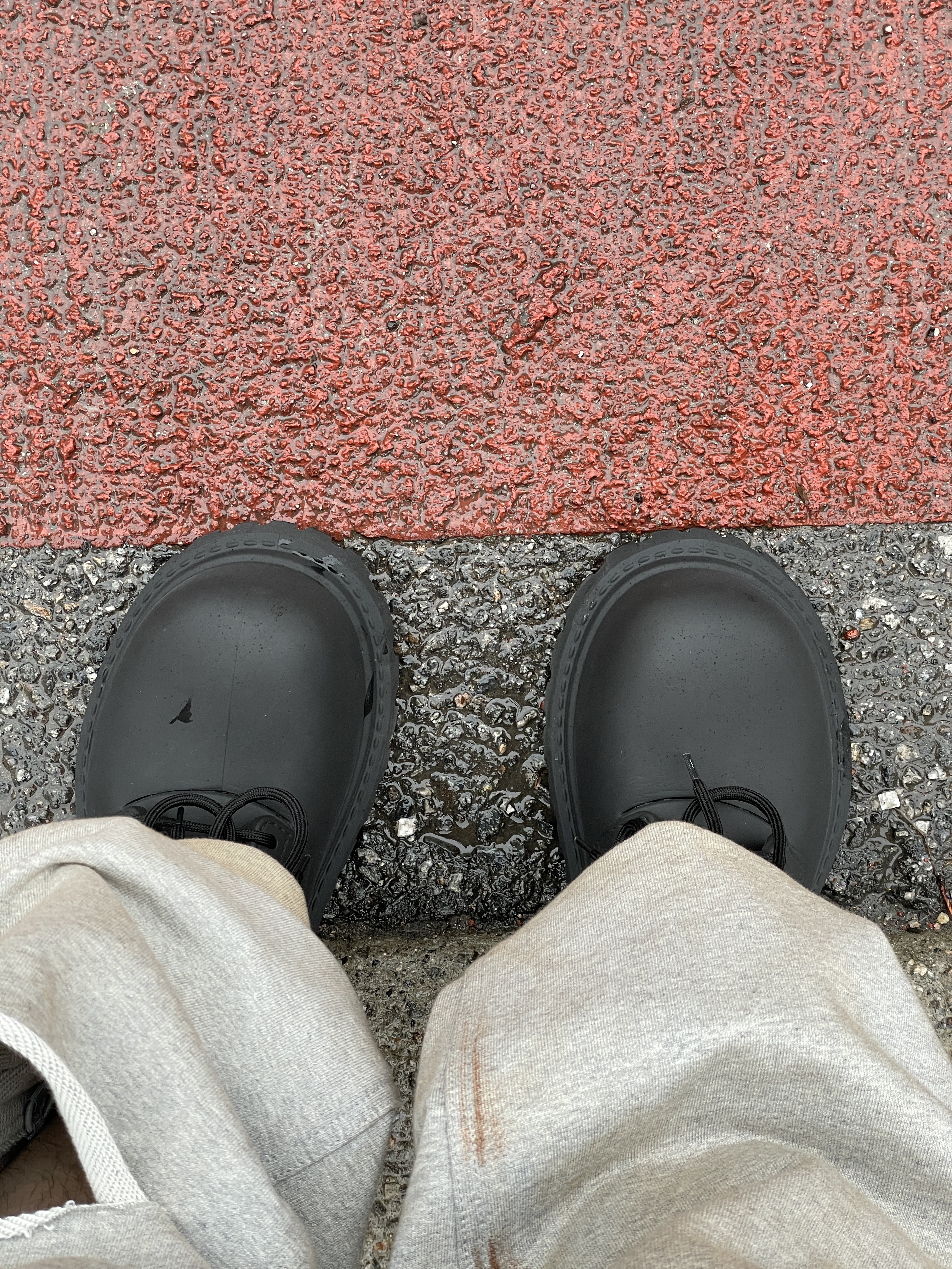 Balenciaga XL Army Boots Full Eva Black 착용 스타일 - 3