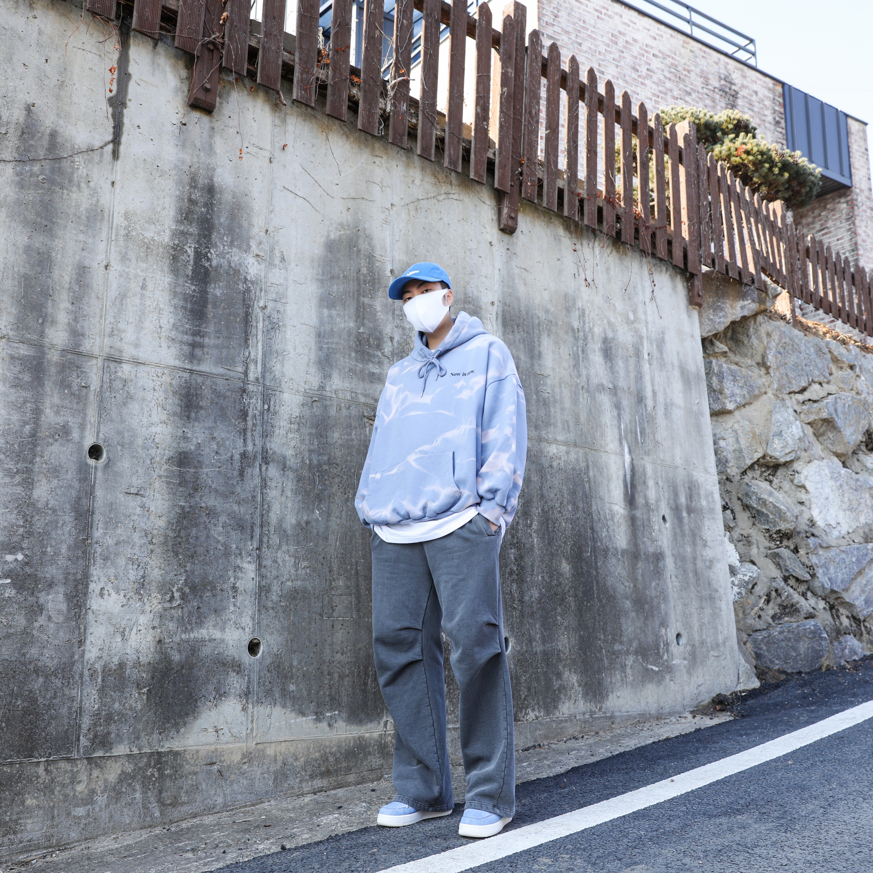 Nike Air Force 1 '07 LV8 Dusty Blue 착용 스타일 - 4