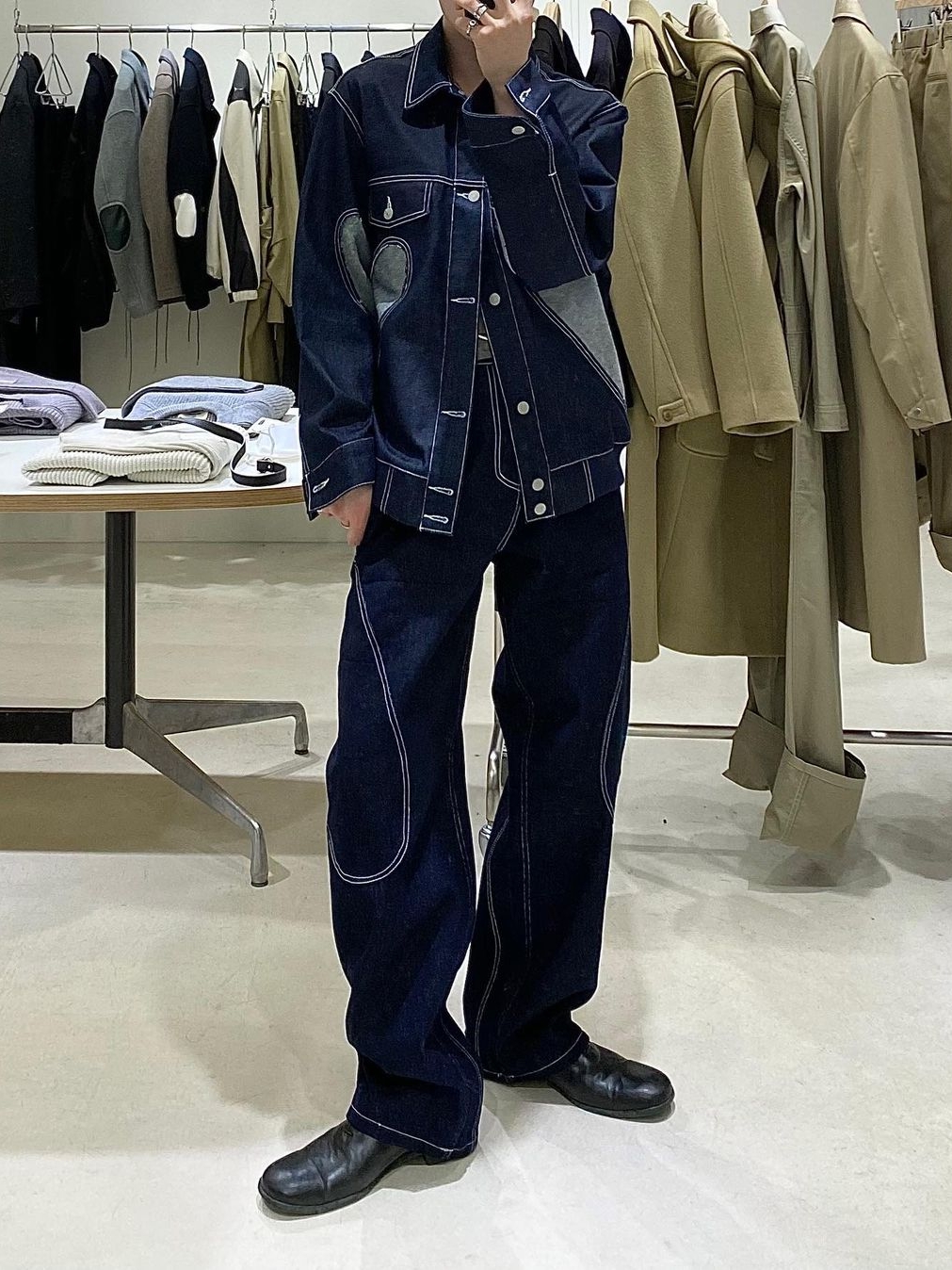 Typing Mistake Curved Line Wide Denim Pants Deep Indigo - 22FW, Typing Mistake Love Trucker Jacket Indigo - 22FW 착용 스타일
