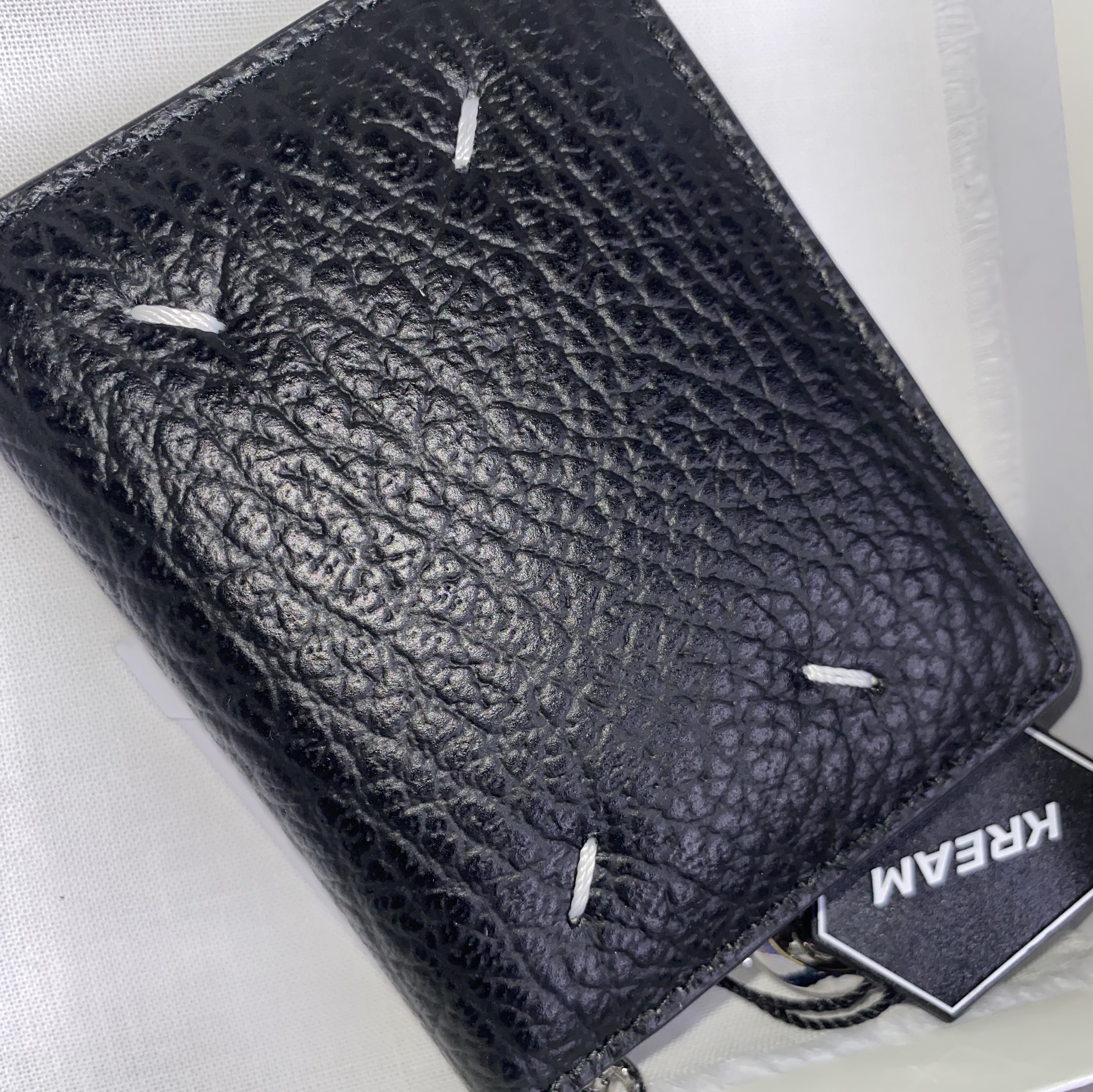 Maison Margiela Keyring Wallet Black 착용 스타일