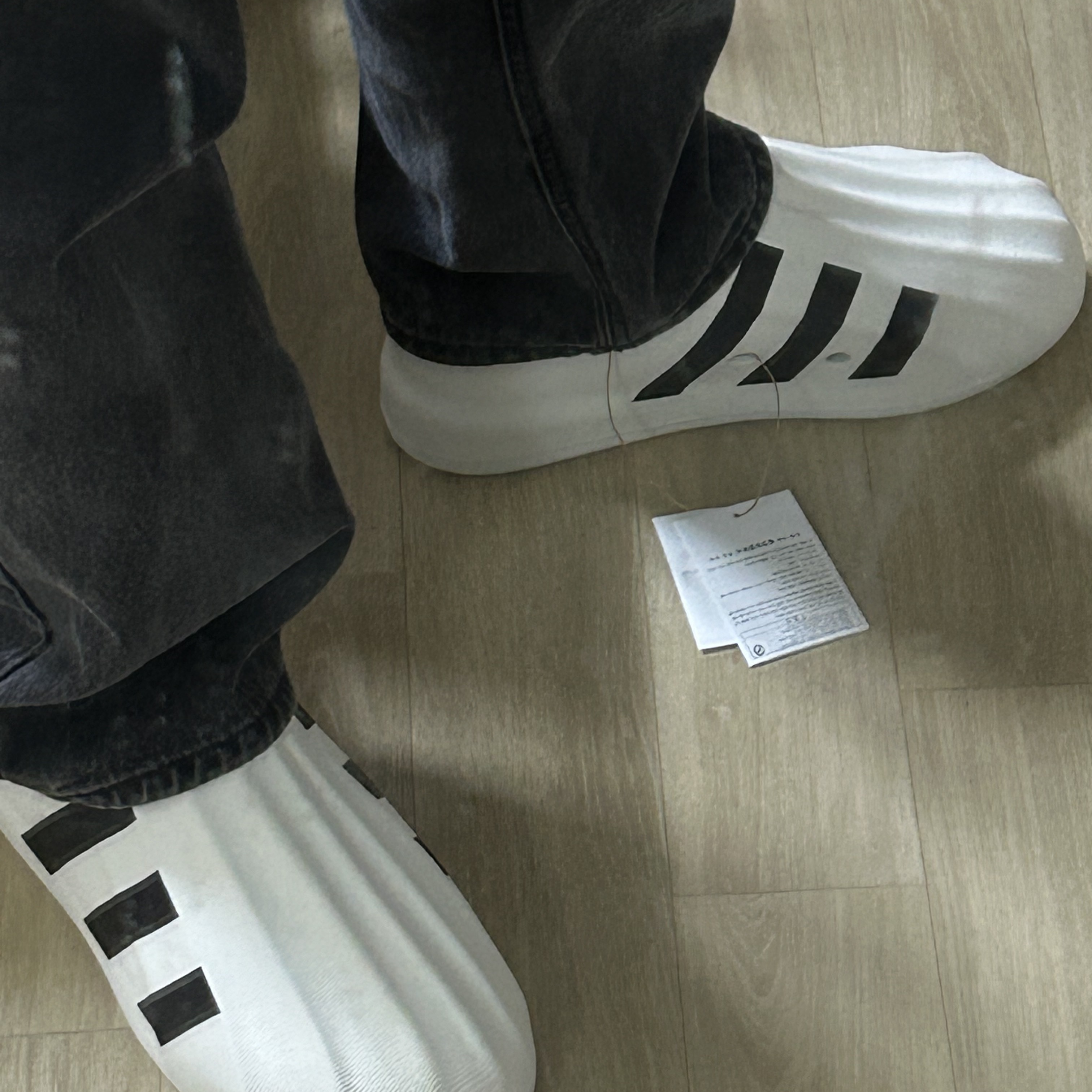 Adidas Adifom Superstar Core White 착용 스타일