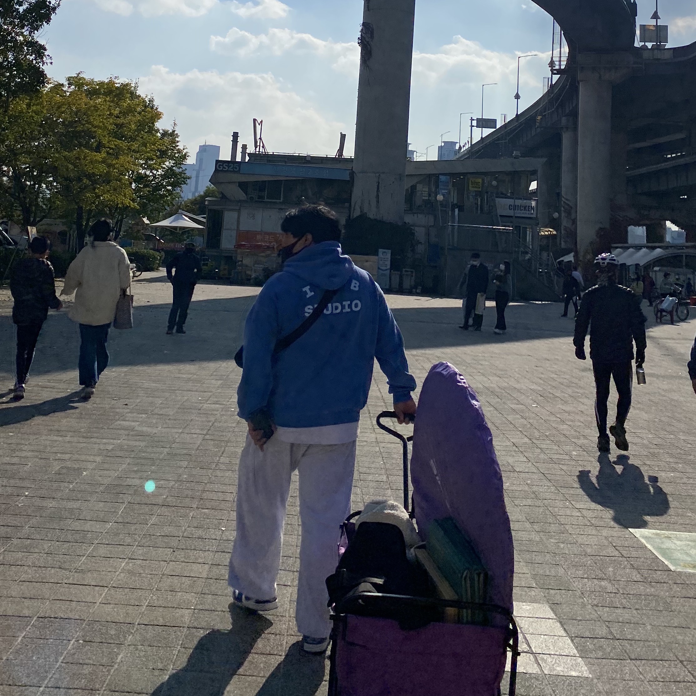 IAB Studio Pigment Hoodie Royal Blue - 22FW, (W) Jordan 1 Low White Dark Marina Blue 착용 스타일 - 2