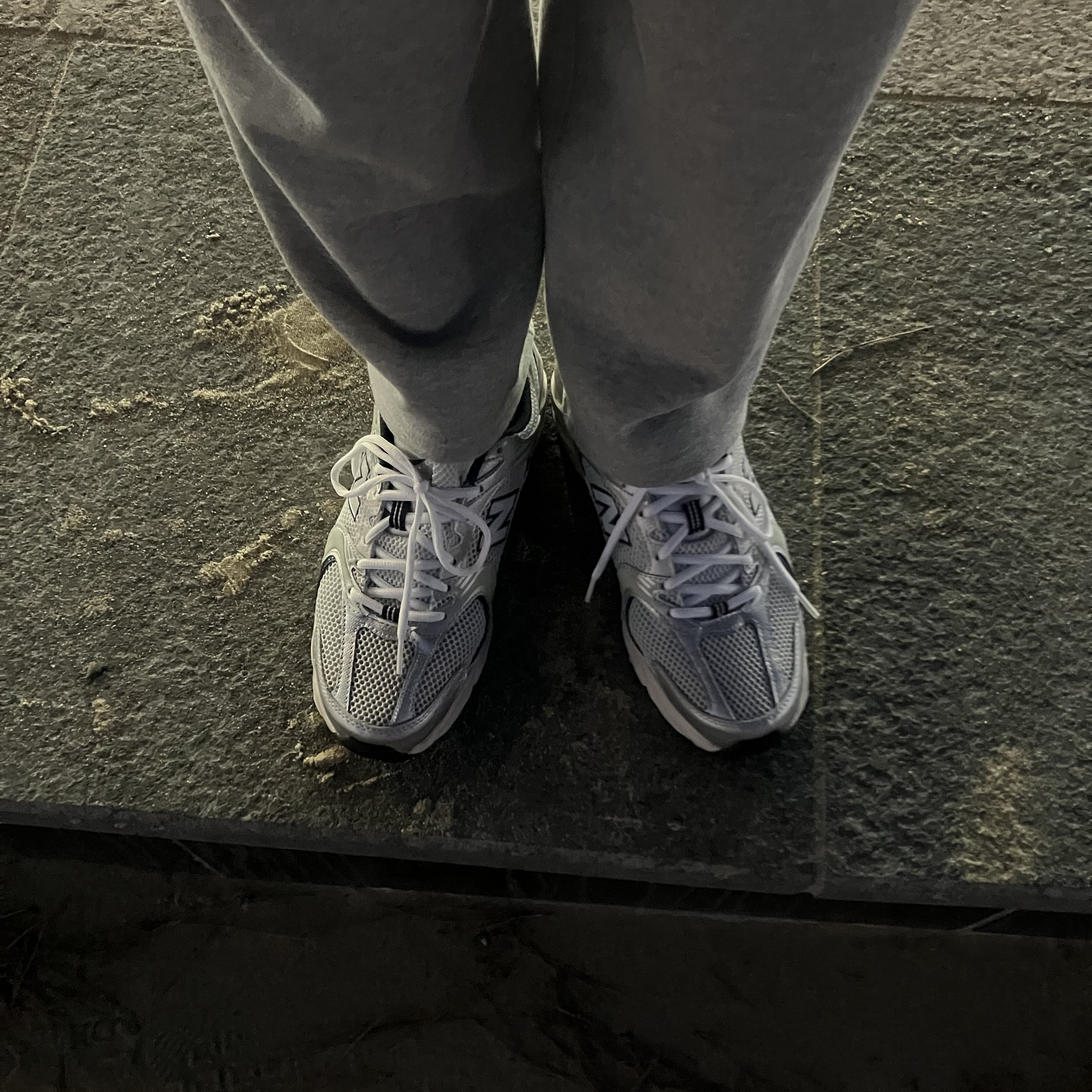 New Balance 530 White 착용 스타일