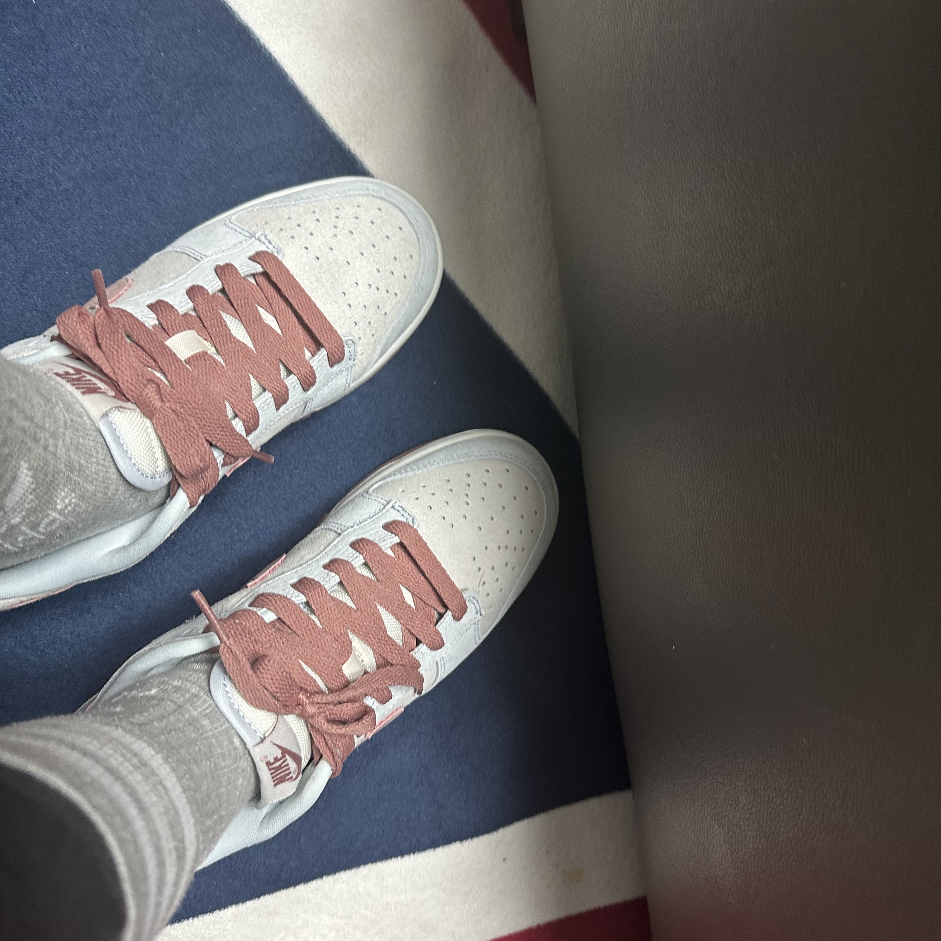 Nike Dunk Low Retro PRM Fossil Rose 착용 스타일