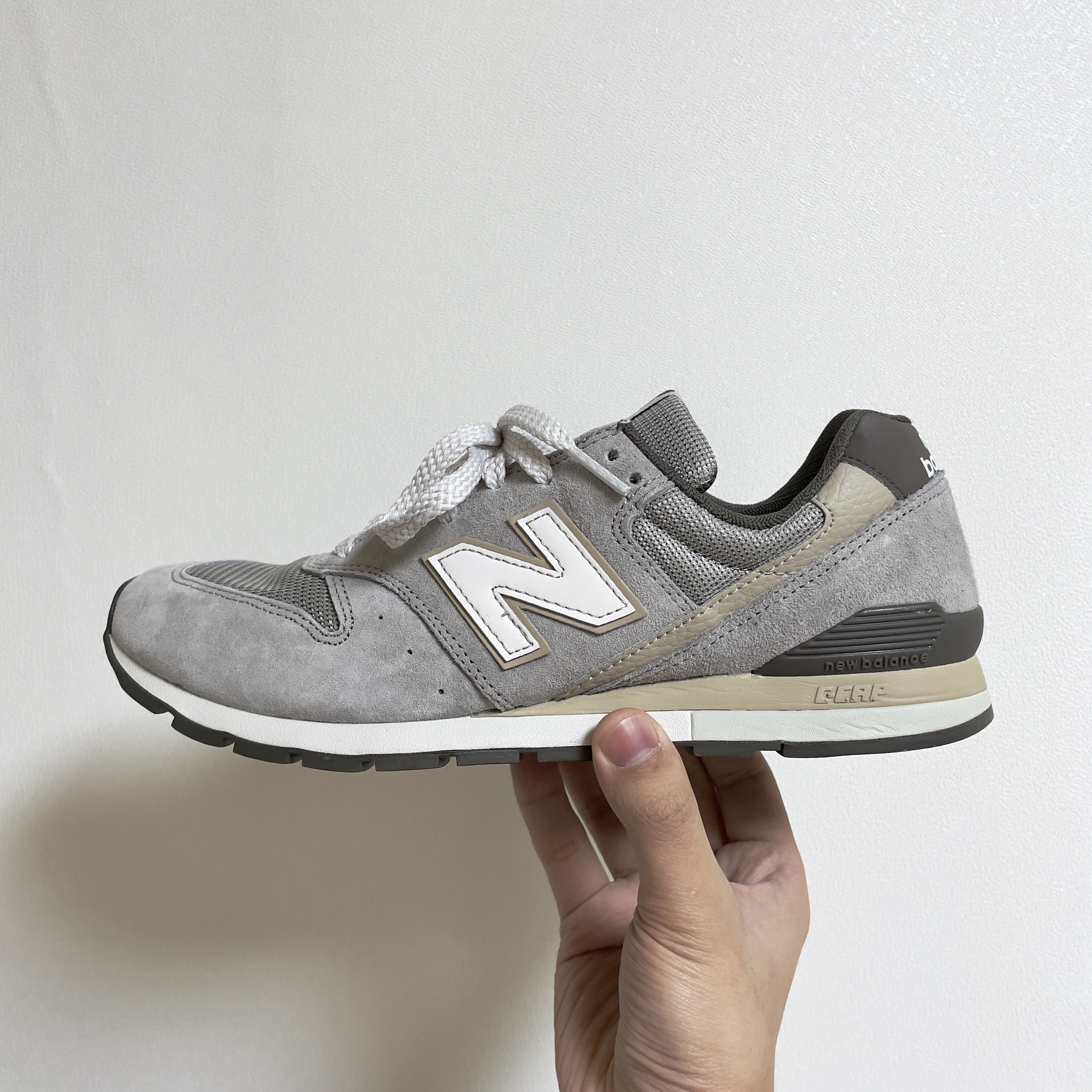 New Balance 996 Brown 착용 스타일