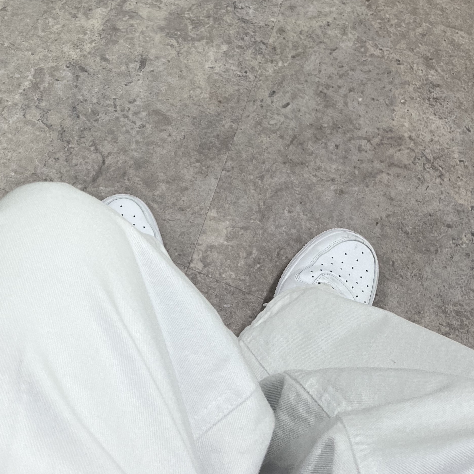 Nike Air Force 1 '07 Low White 착용 스타일 - 1