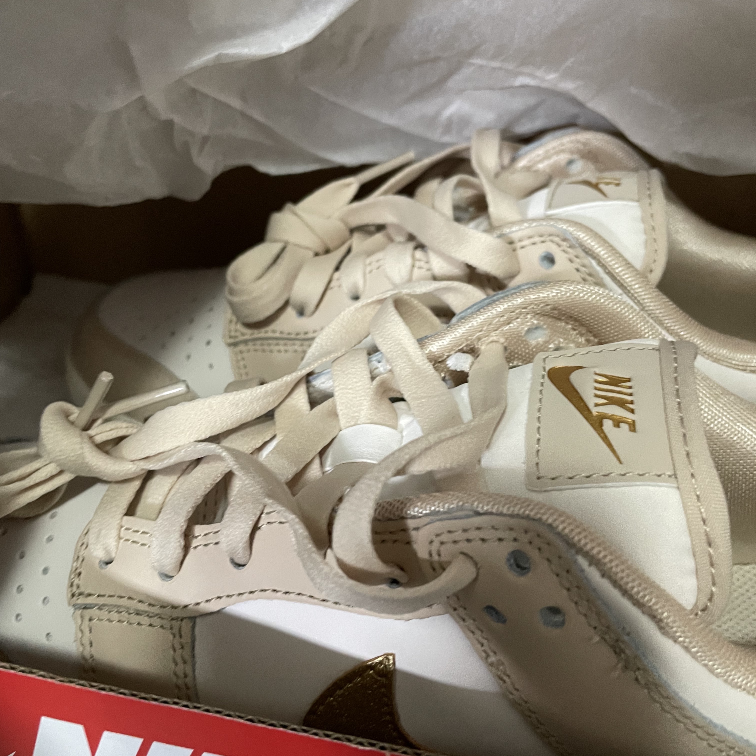 (W) Nike Dunk Low Sanddrift Metallic Gold 착용 스타일