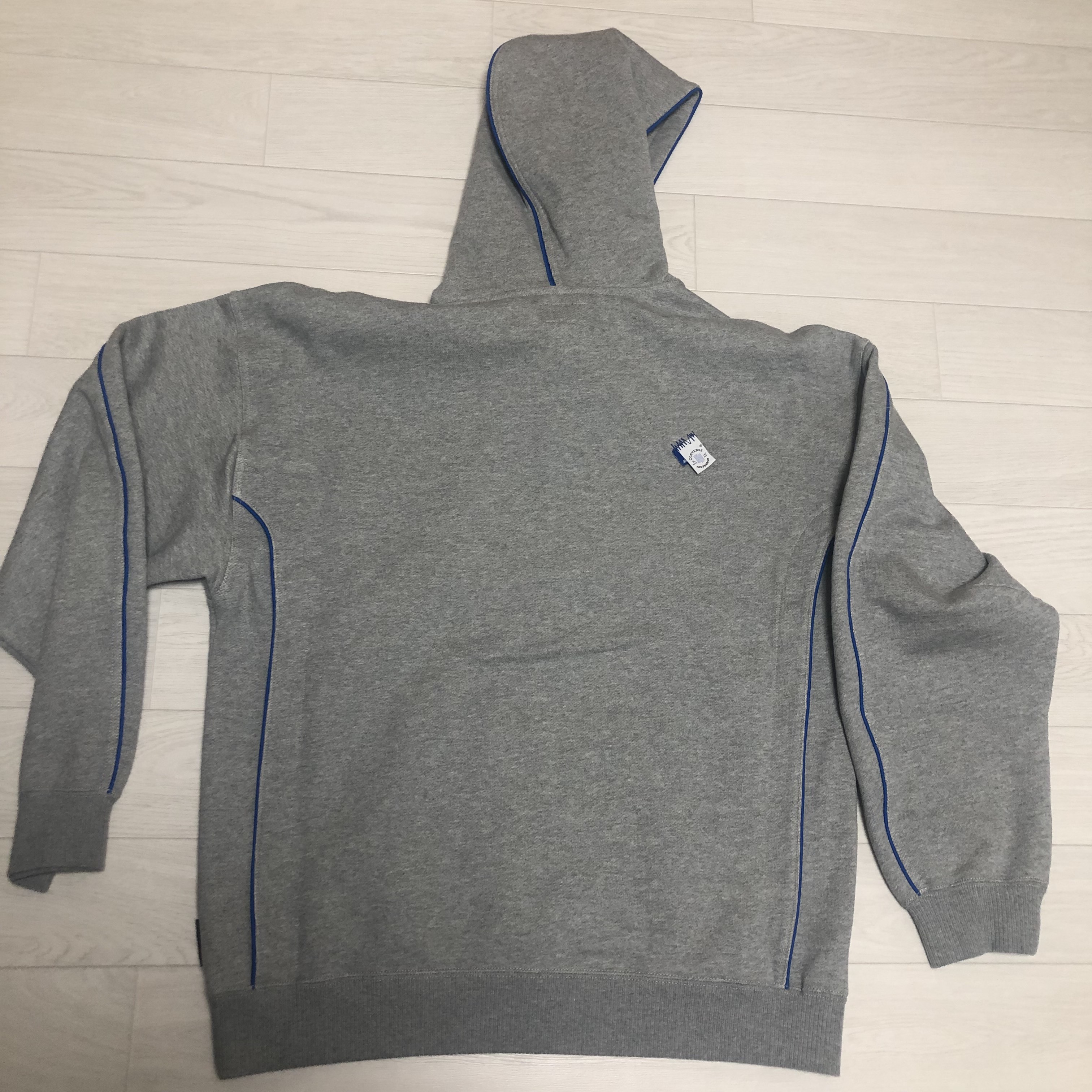 Converse x Ader Error Shapes Pullover Hoodie Vintage Grey Heather 착용 스타일 - 2