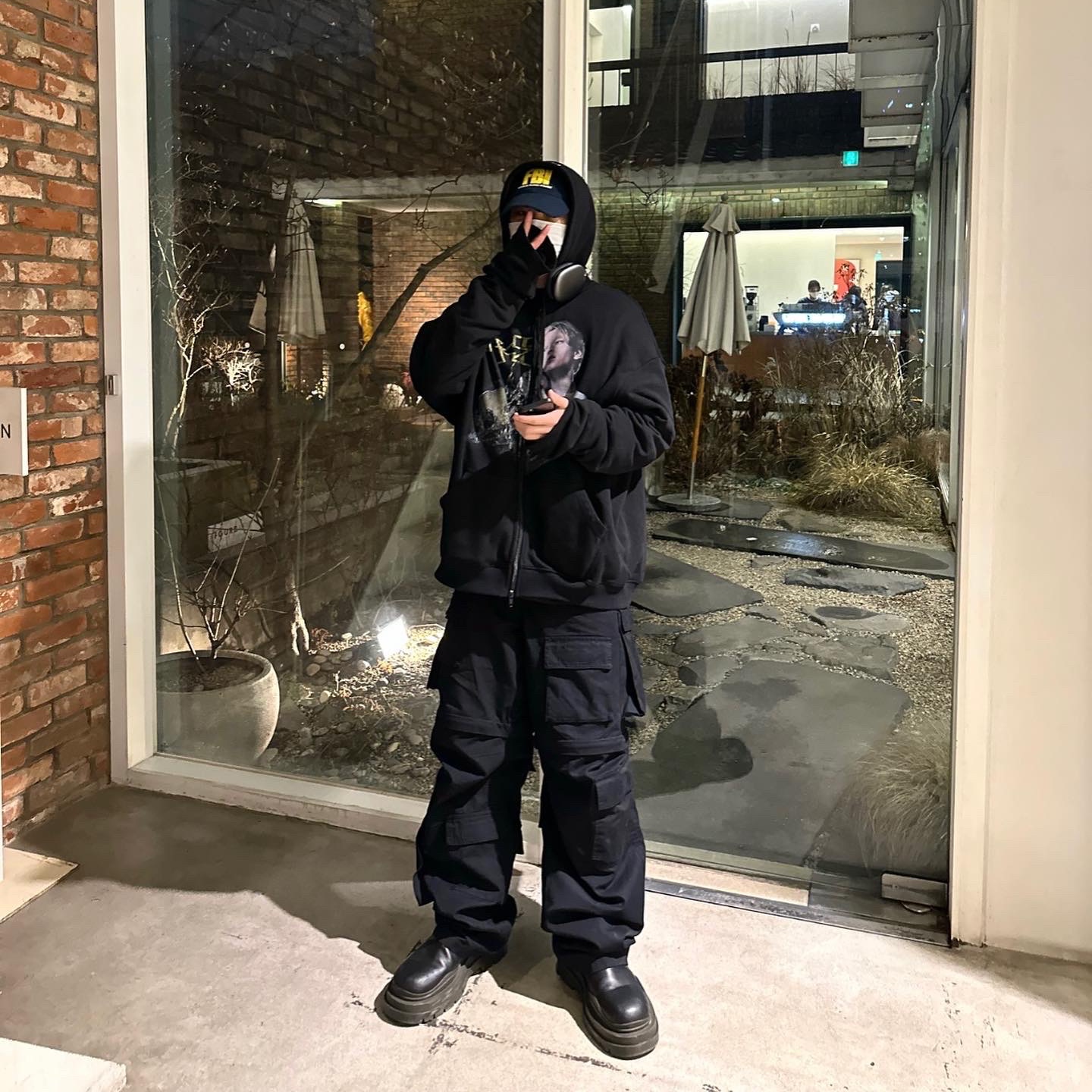Apple AirPods Max Lightning Space Gray (Korean Ver.), Bottega Veneta Tire Cropped Chelsea Boots Black 착용 스타일