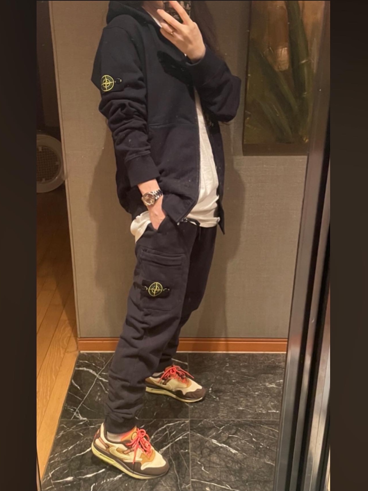 Stone Island 64220 Full Zip Hooded Sweatshirt Navy Blue - 22FW, Stone Island 64551 Cotton Fleece Cargo Pants Navy Blue - 22SS 착용 스타일 - 1