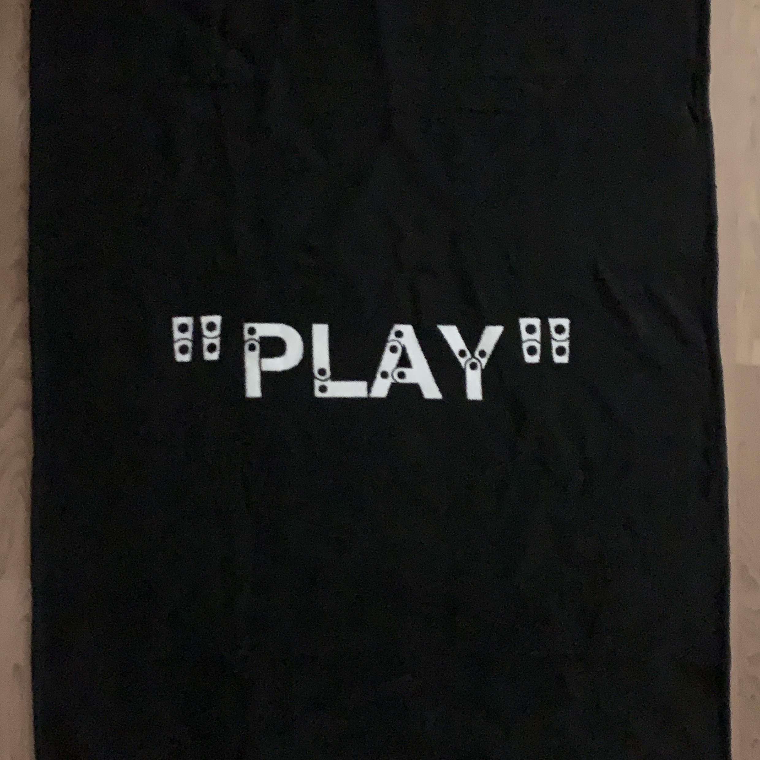Off-White x Amore Pacific Play Kit 착용 스타일 - 3
