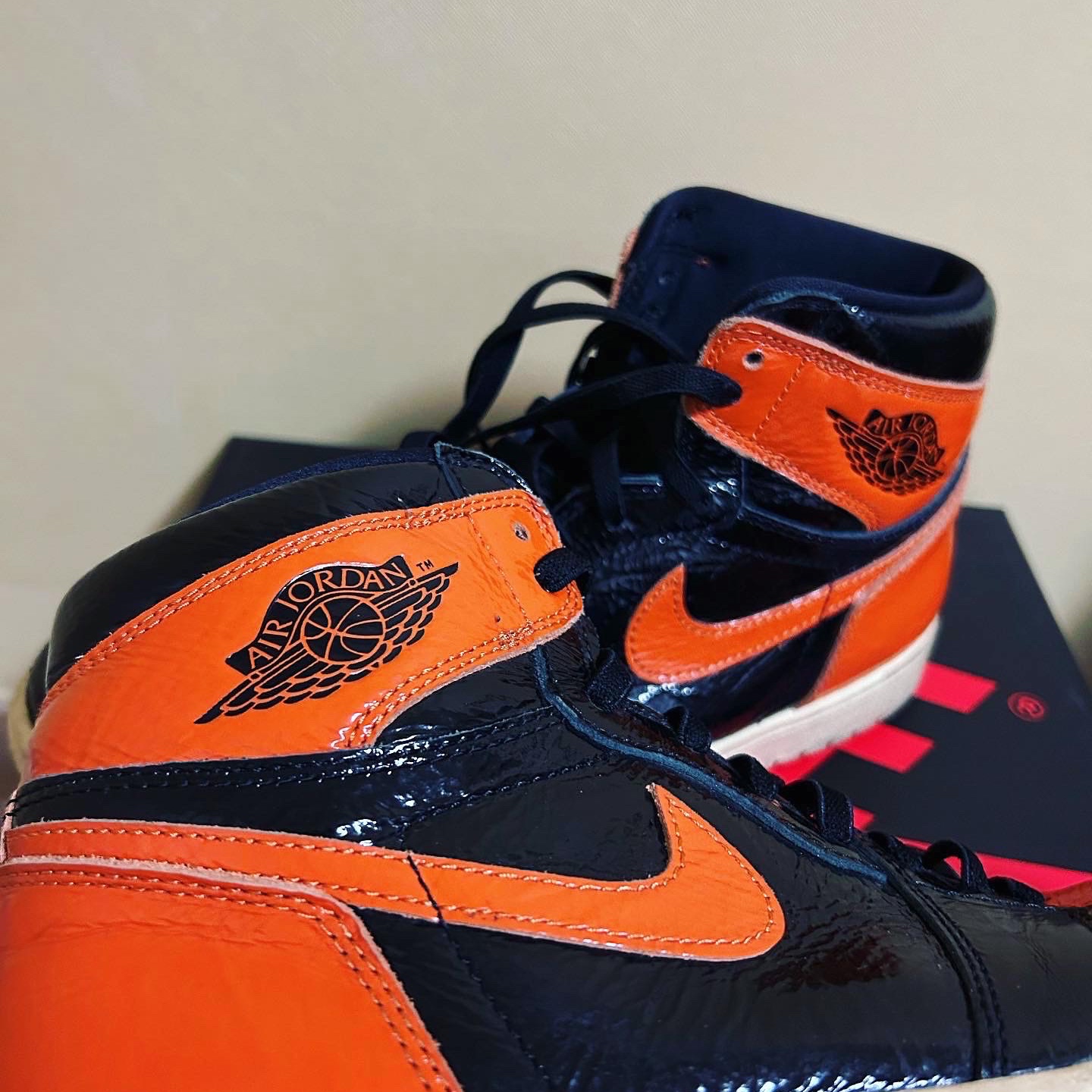 Jordan 1 Retro High Shattered Backboard 3.0 착용 스타일 - 3