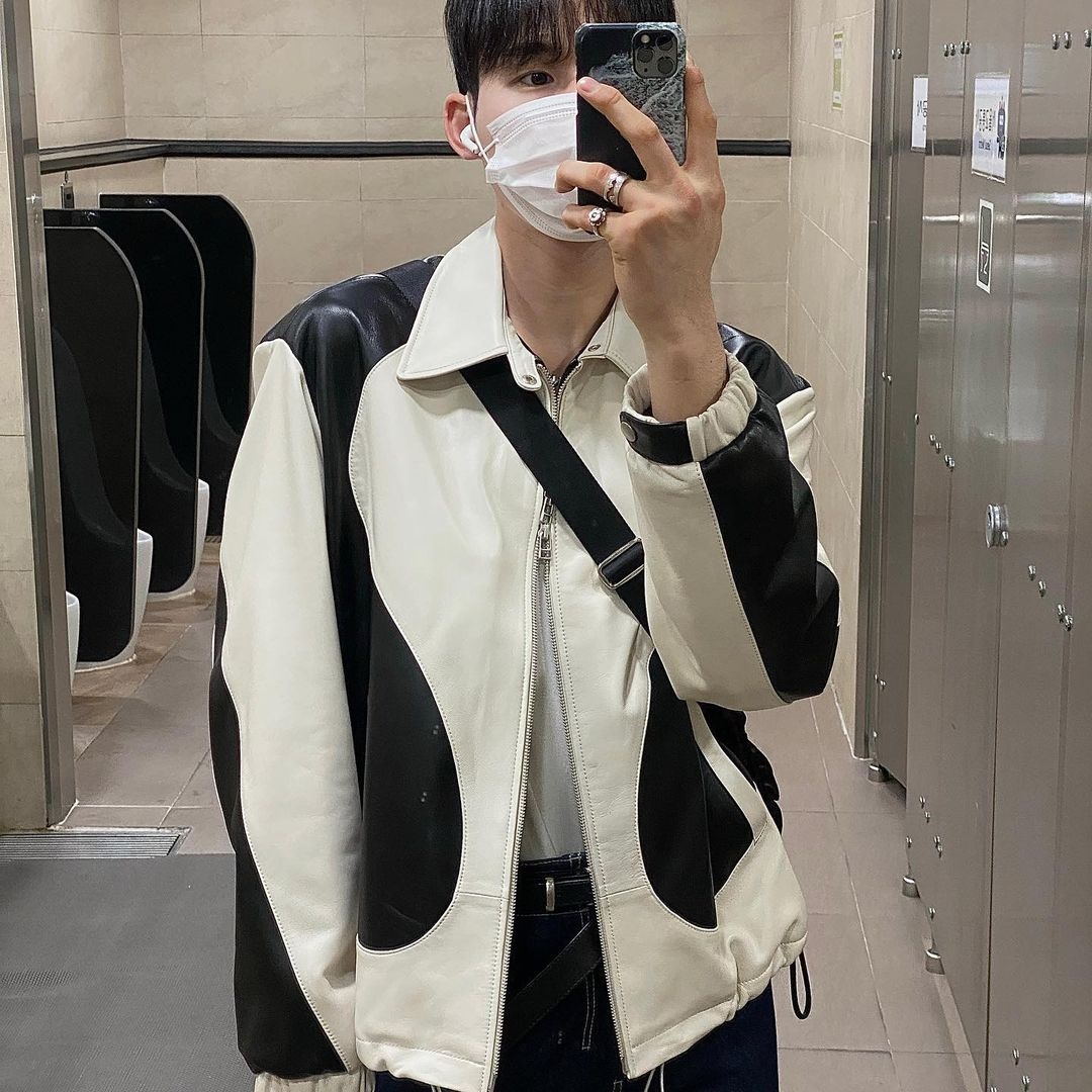 Typing Mistake Lambskin Leather Sectioned Blouson Black - 22FW 착용 스타일