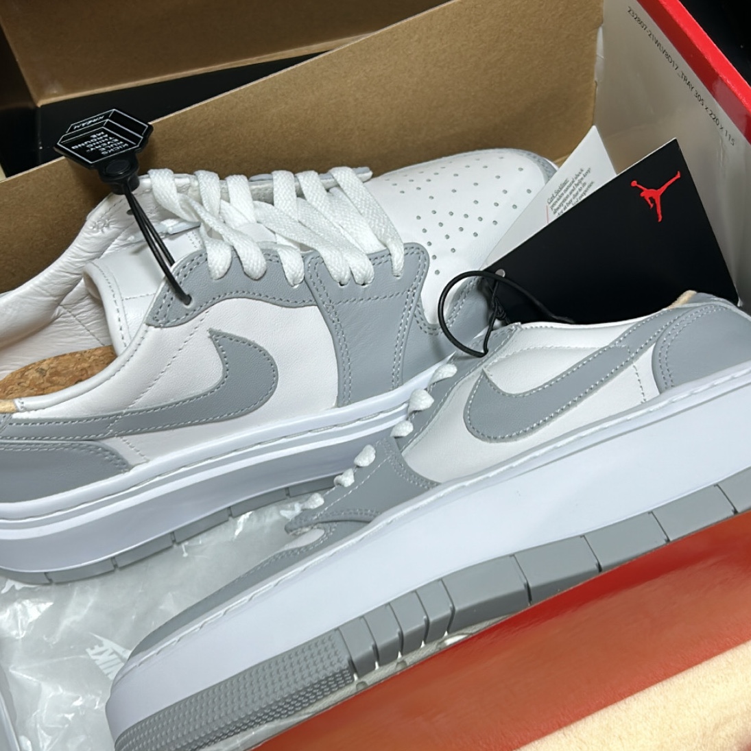 (W) Jordan 1 Elevate Low White and Wolf Grey 착용 스타일