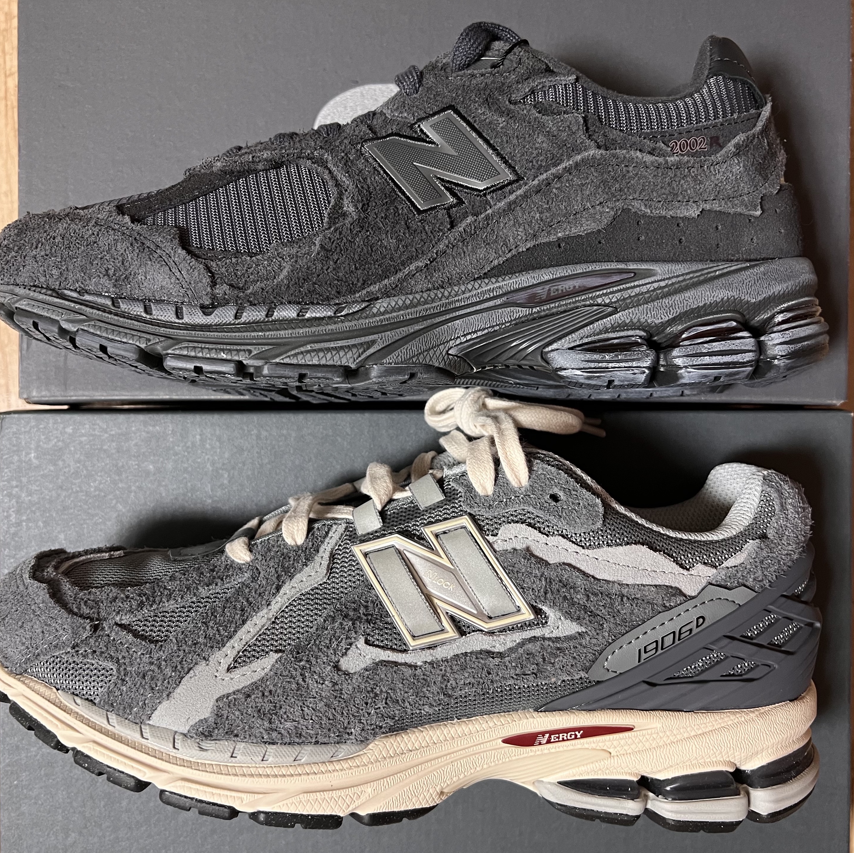 New Balance 1906D Protection Pack Castlerock, New Balance 2002R Protection Pack Phantom 착용 스타일 - 1