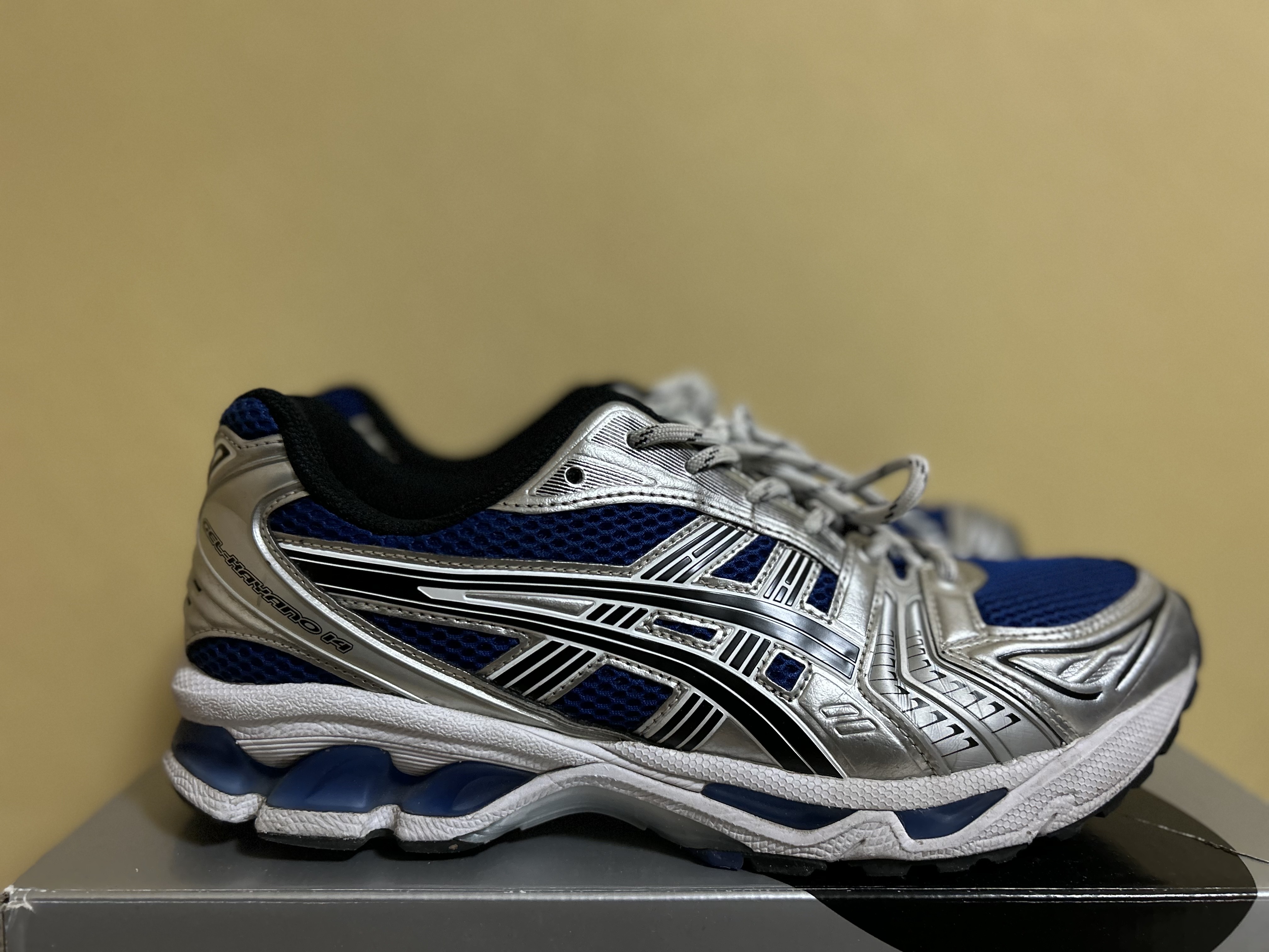 Asics Gel-Kayano 14 Monaco Blue Black, Yeezy Gap Hoodie Blue 착용 스타일 - 2