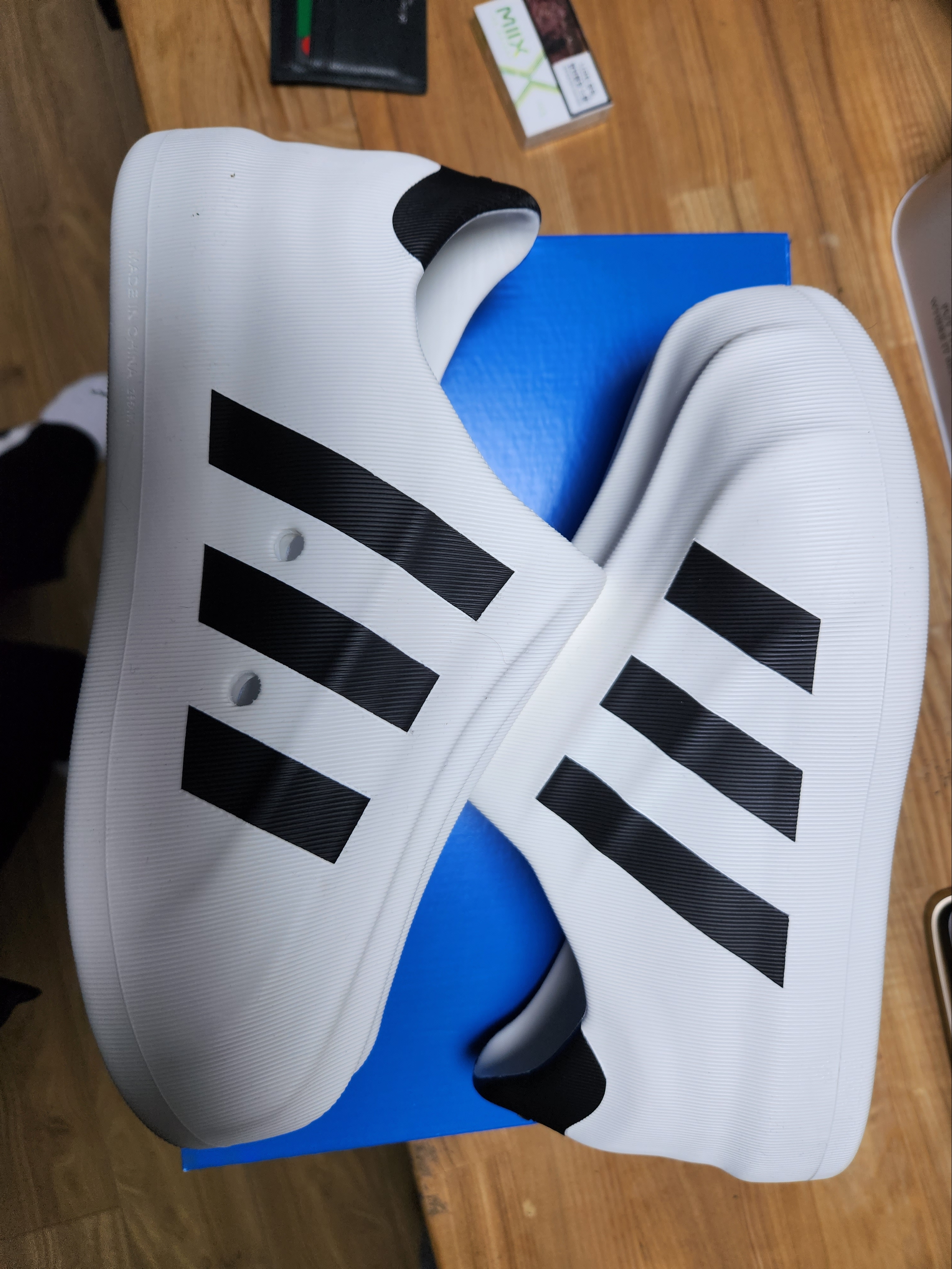 Adidas Adifom Superstar Core White, Balenciaga Sporty B Track Pants Black 착용 스타일 - 1