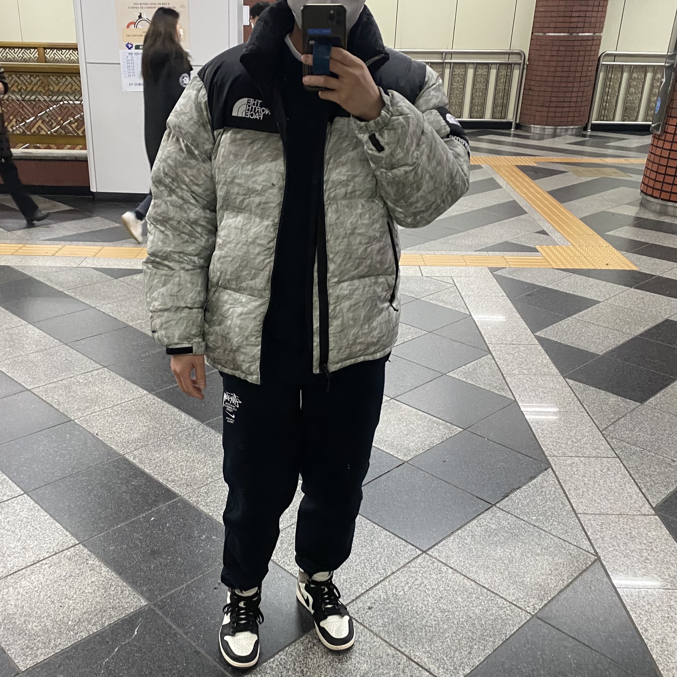 Supreme x The North Face Paper Print Nuptse Jacket - 19FW, Nike x Stussy NRG ZR Fleece Crewneck Black - US/EU 착용 스타일