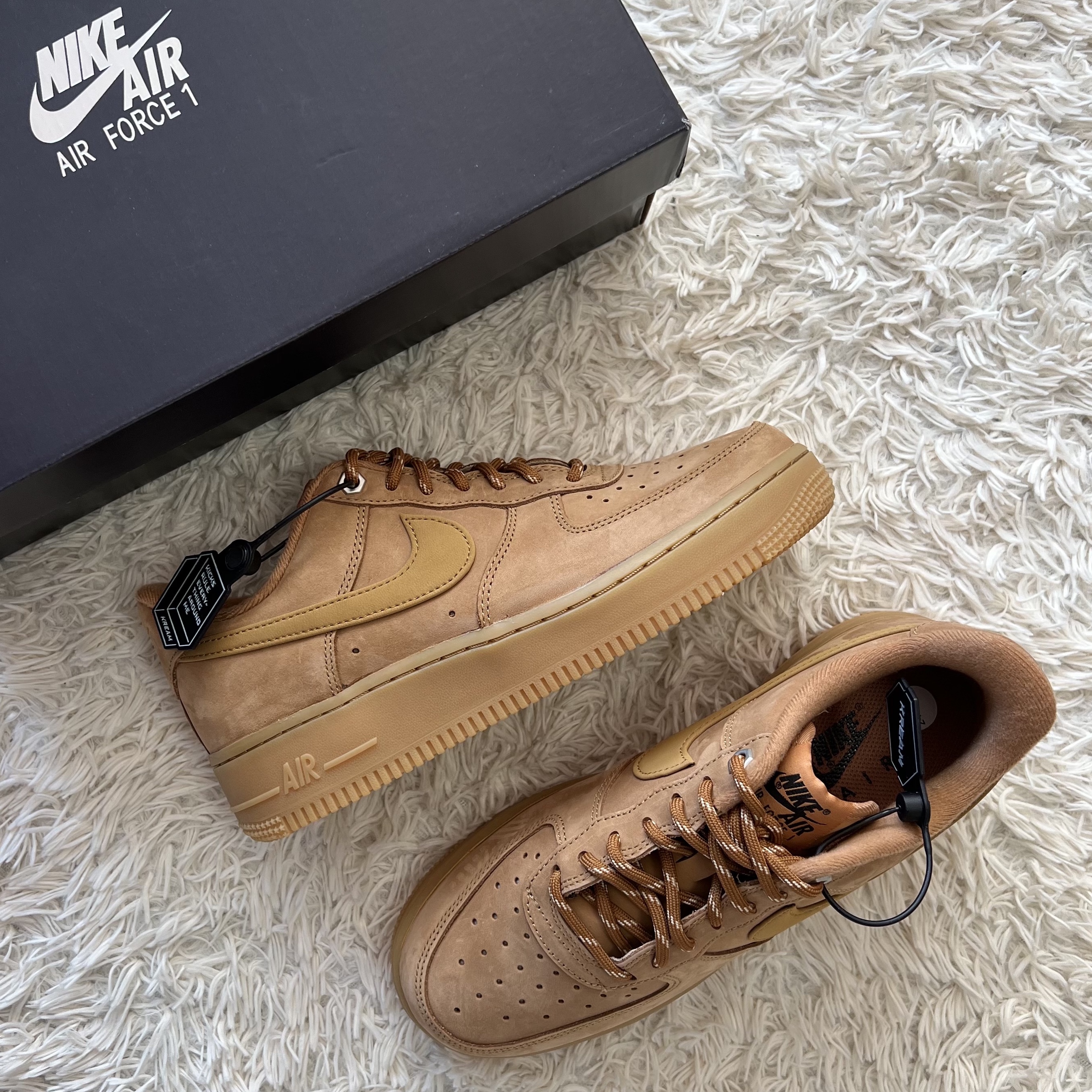 Nike Air Force 1 '07 WB Flax 착용 스타일 - 1