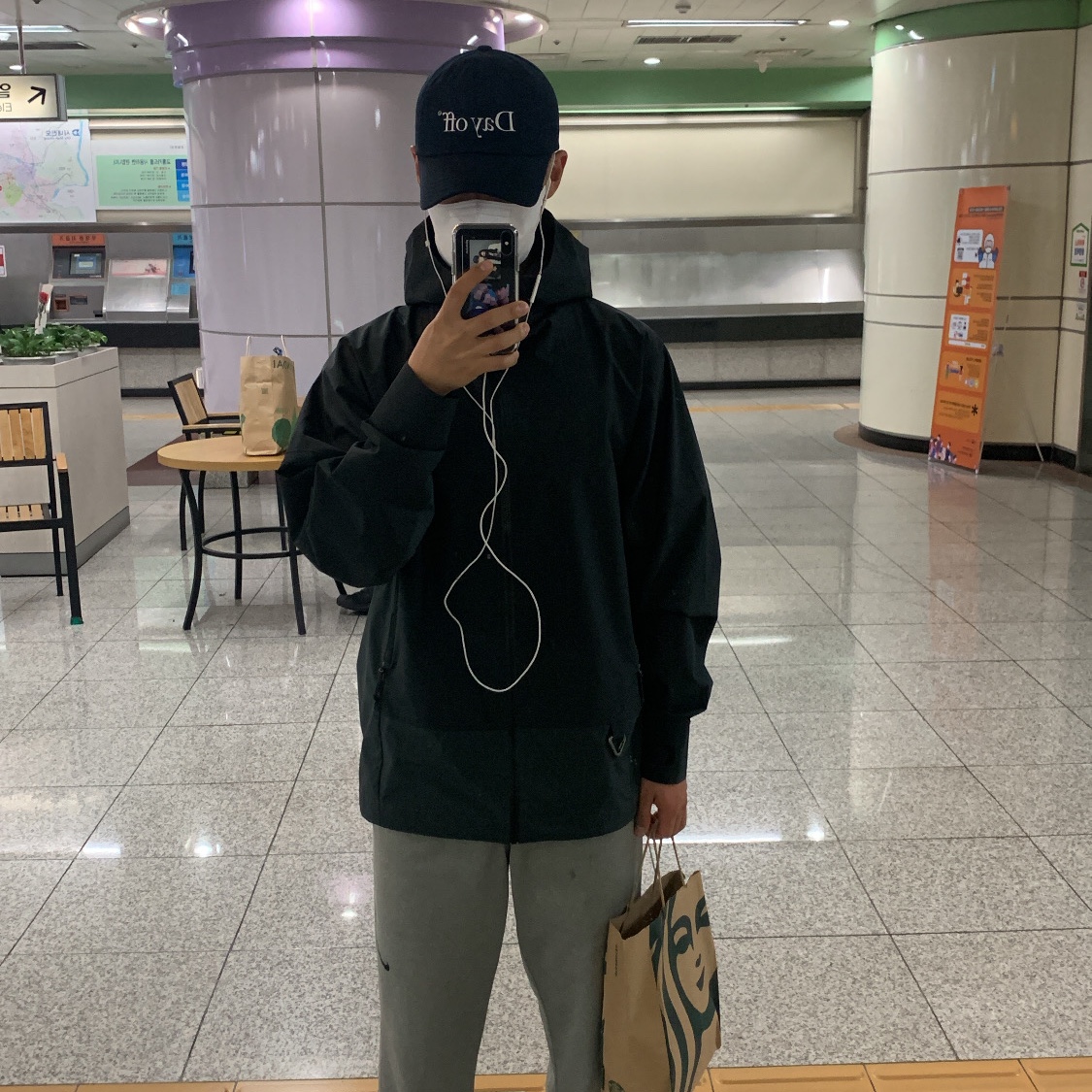 Nike ACG Storm-Fit ADV Cascade Rains Full Zip Shell Jacket Off Noir - Asia, Apple AirPods Max Lightning Space Gray (Korean Ver.) 착용 스타일 - 2