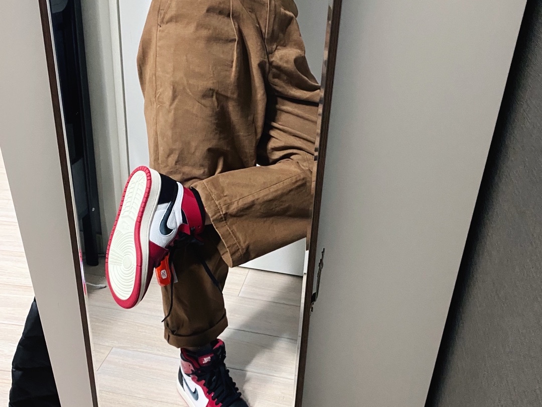 (W) Jordan 1 Zoom Air CMFT Gym Red Black 착용 스타일 - 1