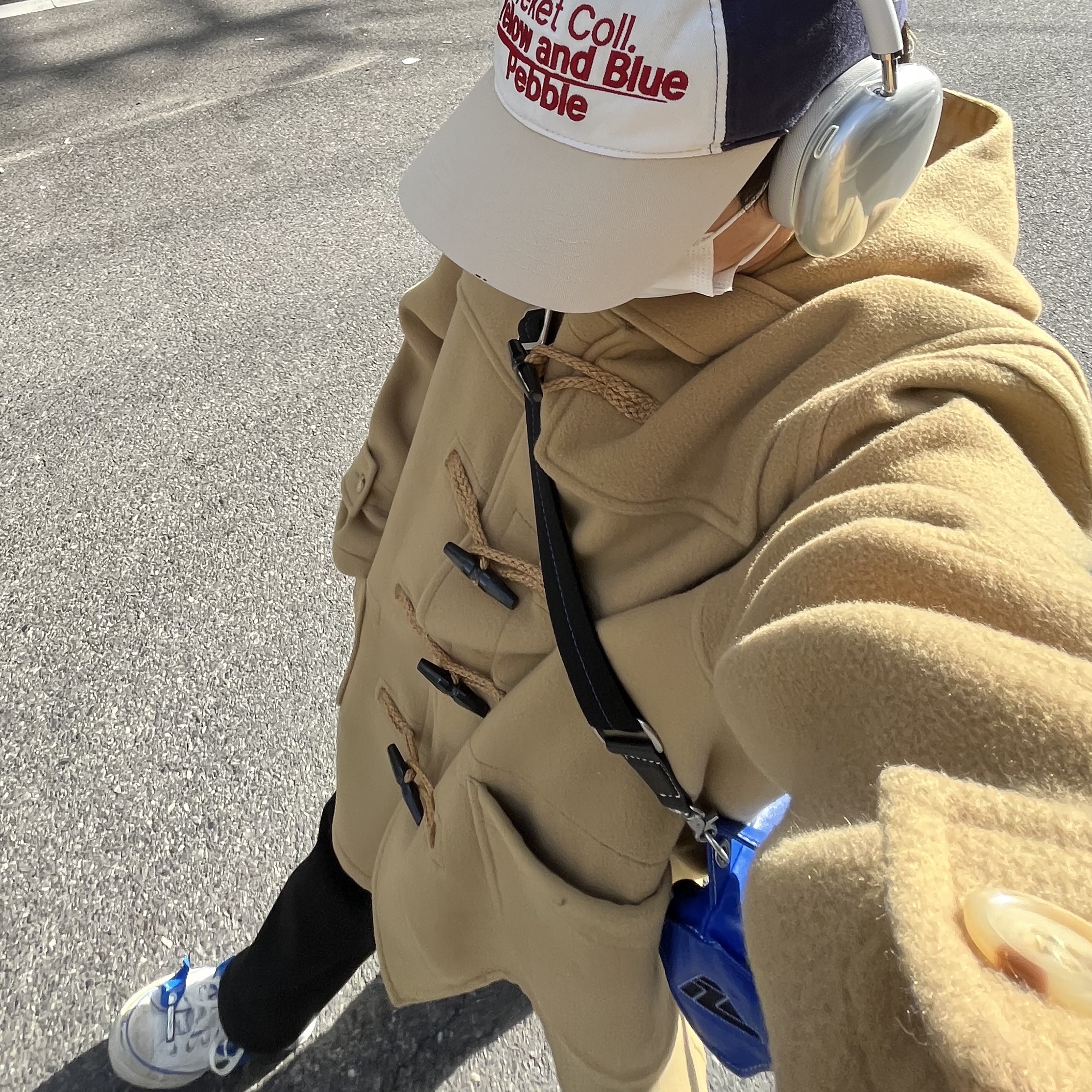 Converse x Ader Error Chuck 70 High White, Ader Error x Zara Leather Shoulder Bag Blue 착용 스타일