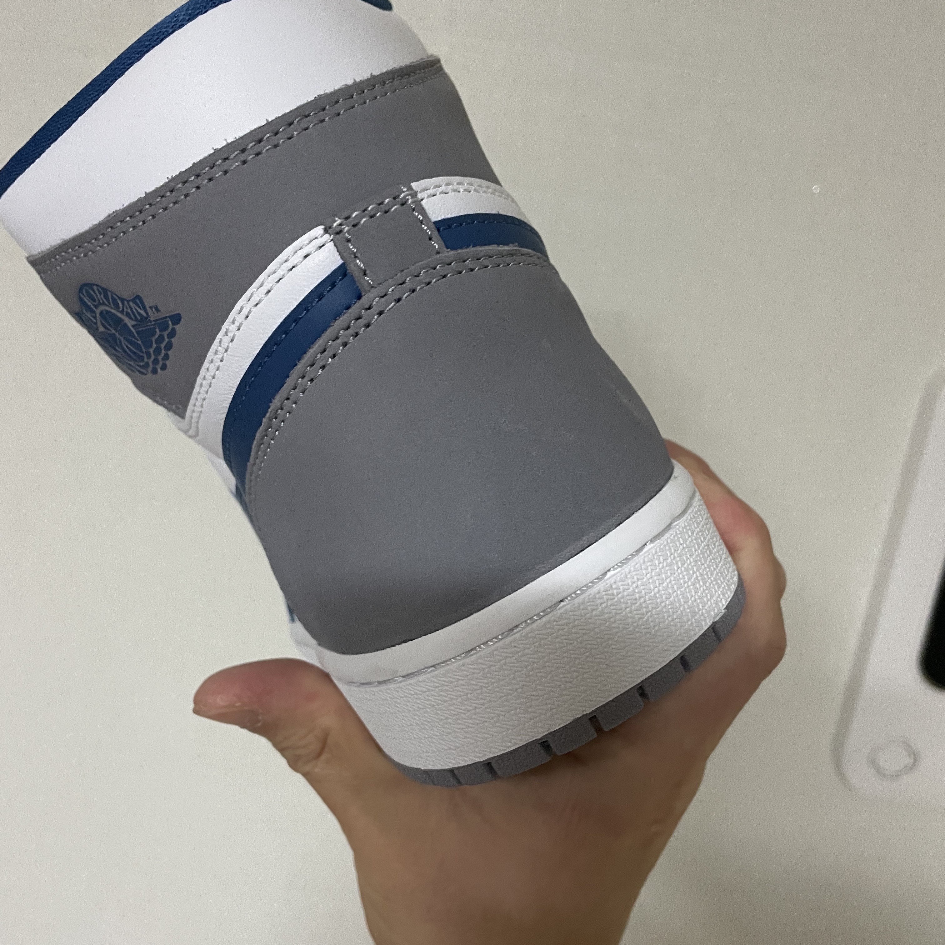 Jordan 1 Retro High OG True Blue 착용 스타일 - 4